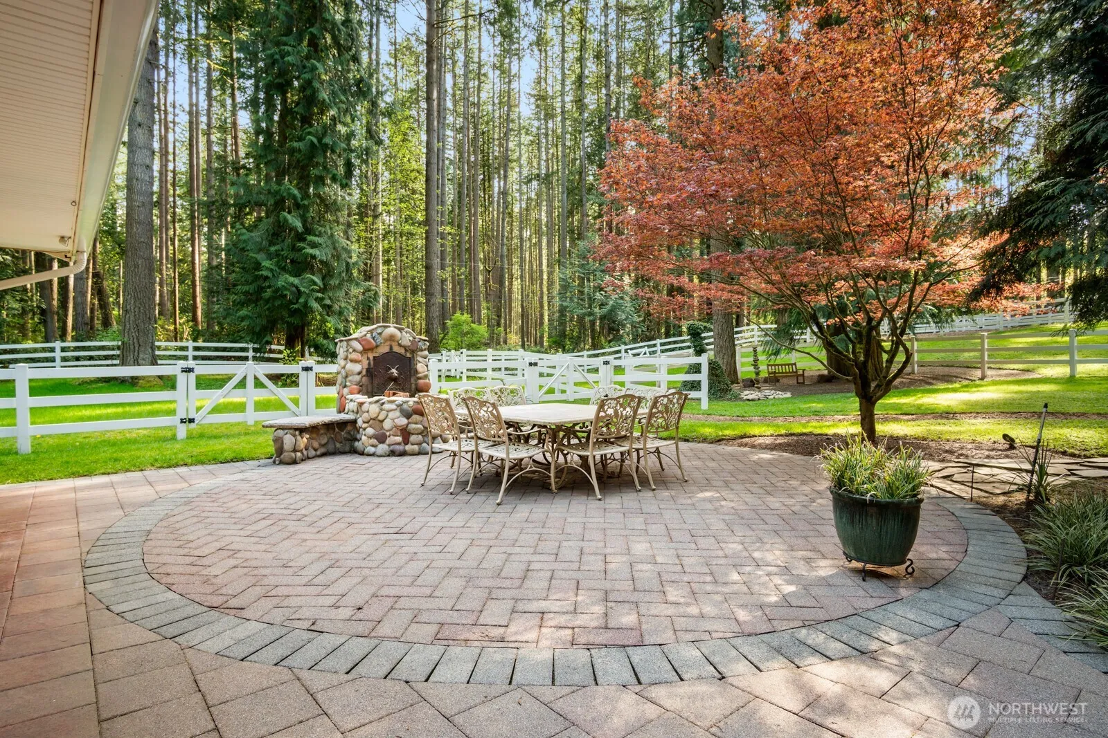 Property photo for 16 Bridlewood Circle, Kirkland photo 3