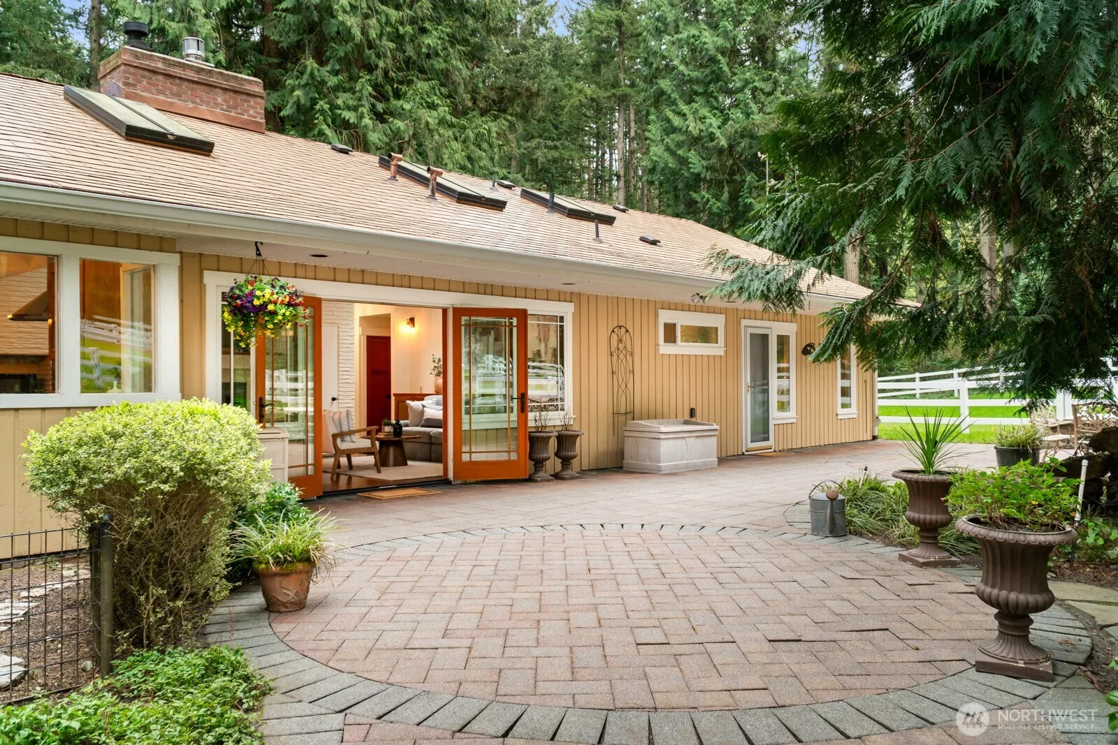 Property photo for 16 Bridlewood Circle, Kirkland photo 2