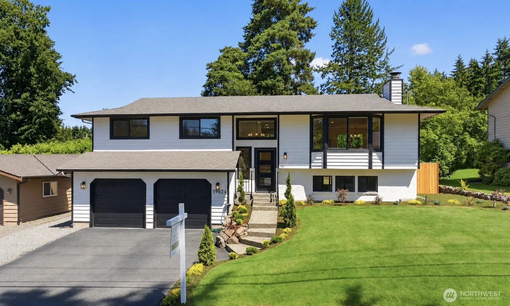 Property photo for 19624 62nd Avenue Ne, Kenmore