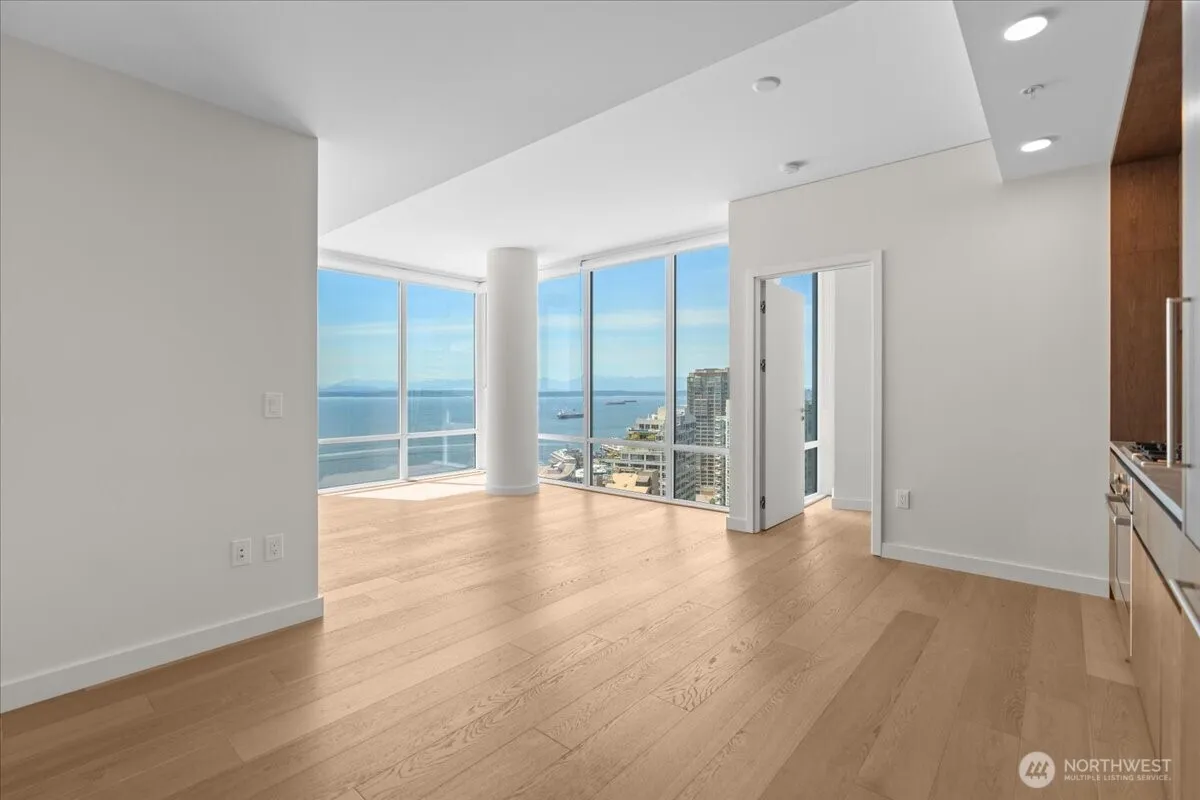 Property photo for 121 Stewart Street #2507, Seattle photo 2