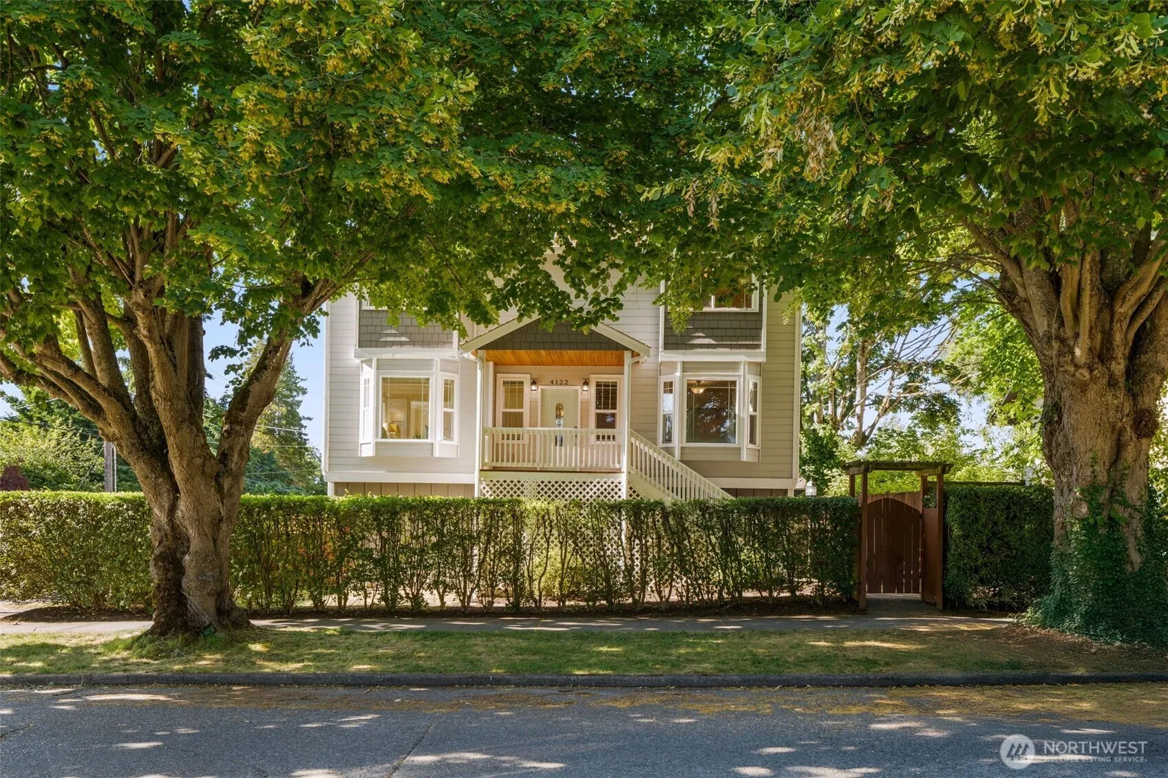 Property photo for 4122 Sw Walker Street, Seattle photo 4