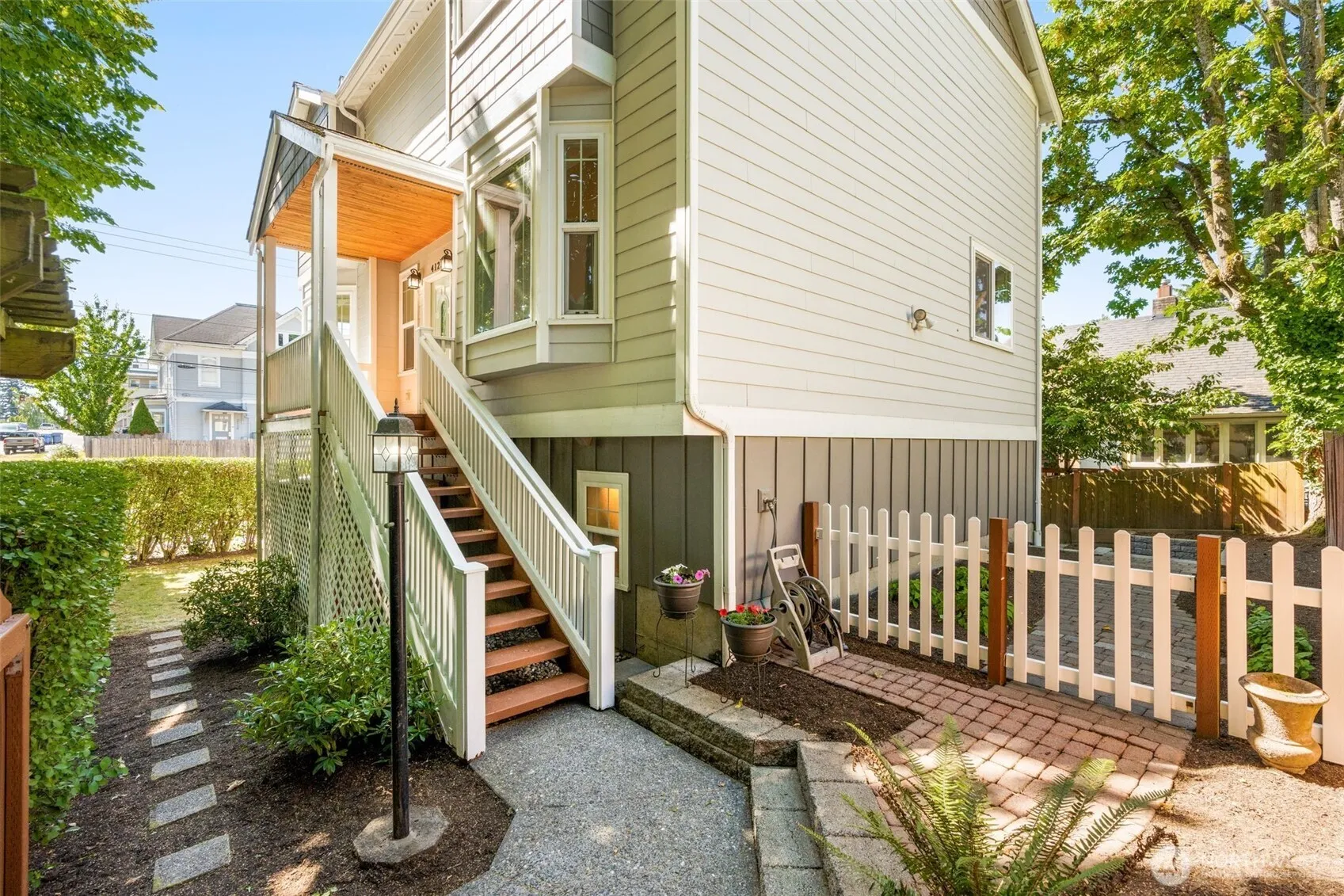 Property photo for 4122 Sw Walker Street, Seattle photo 3