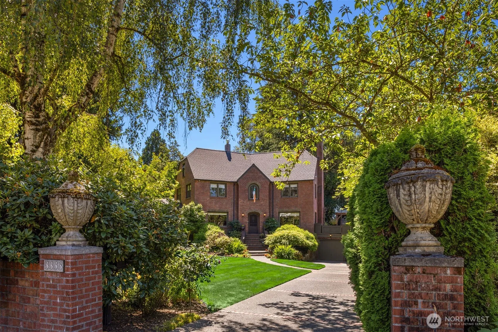 Property photo for 3333 43rd Avenue Ne, Seattle