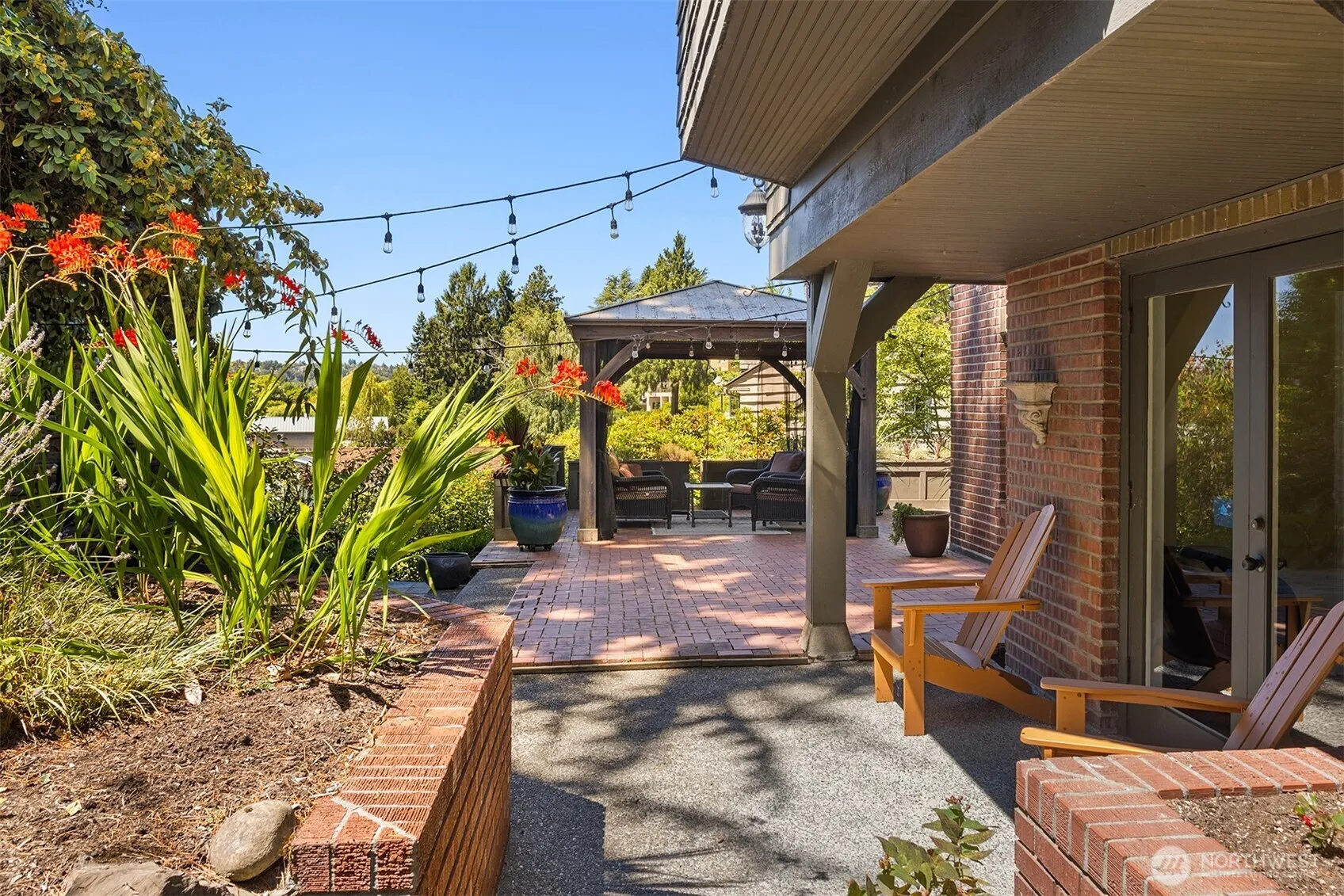 Property photo for 3333 43rd Avenue Ne, Seattle photo 5