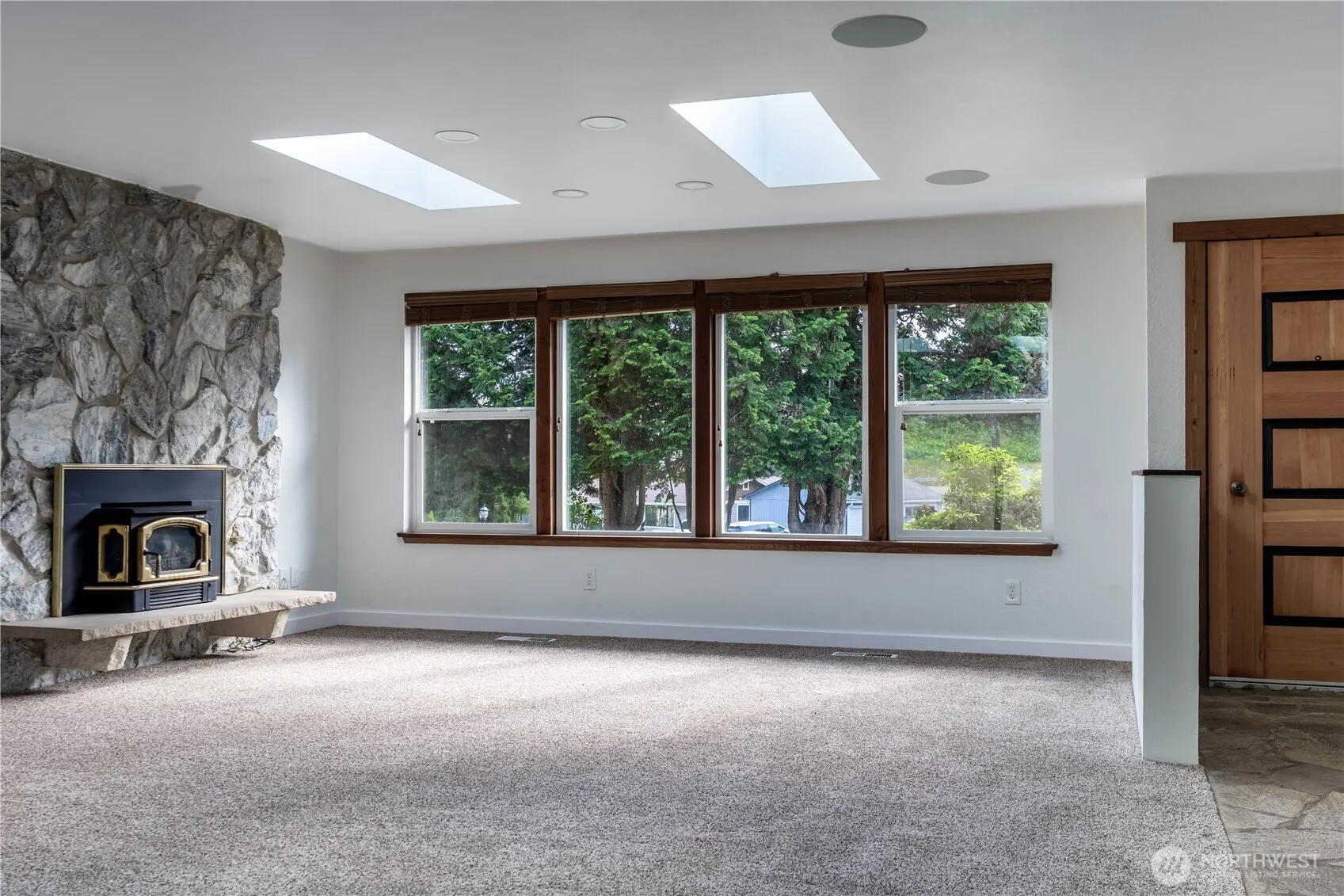 Property photo for 7102 48th Avenue E, Tacoma photo 3