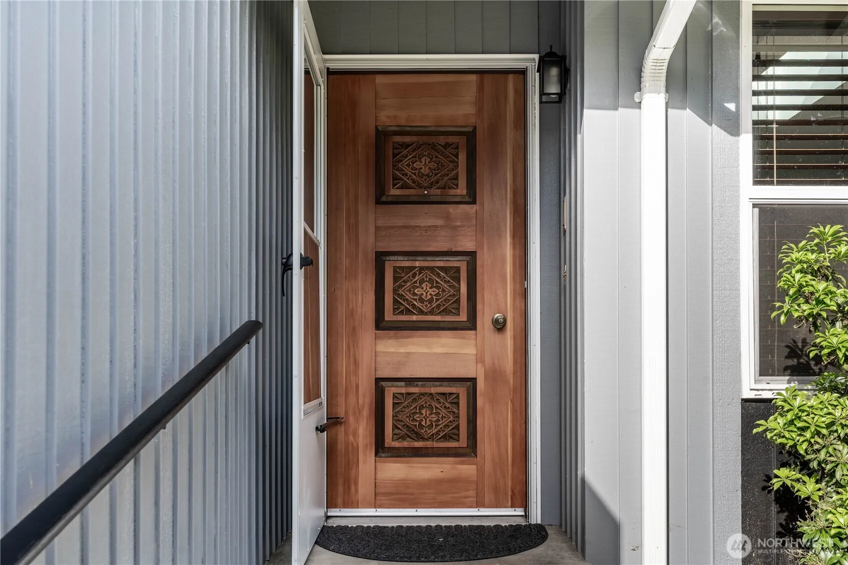 Property photo for 7102 48th Avenue E, Tacoma photo 2