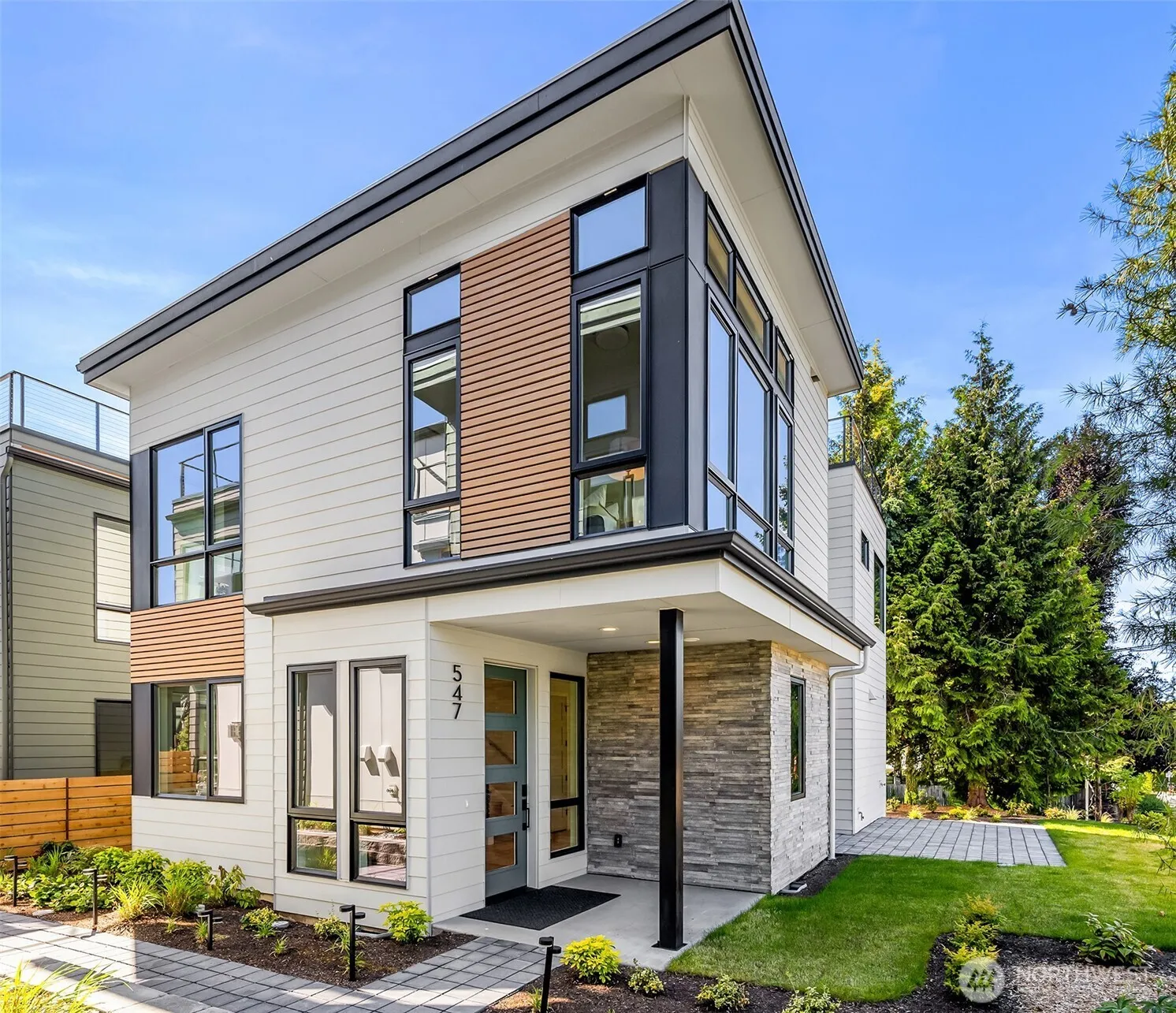 Property photo for 547 16th Avenue W, Kirkland