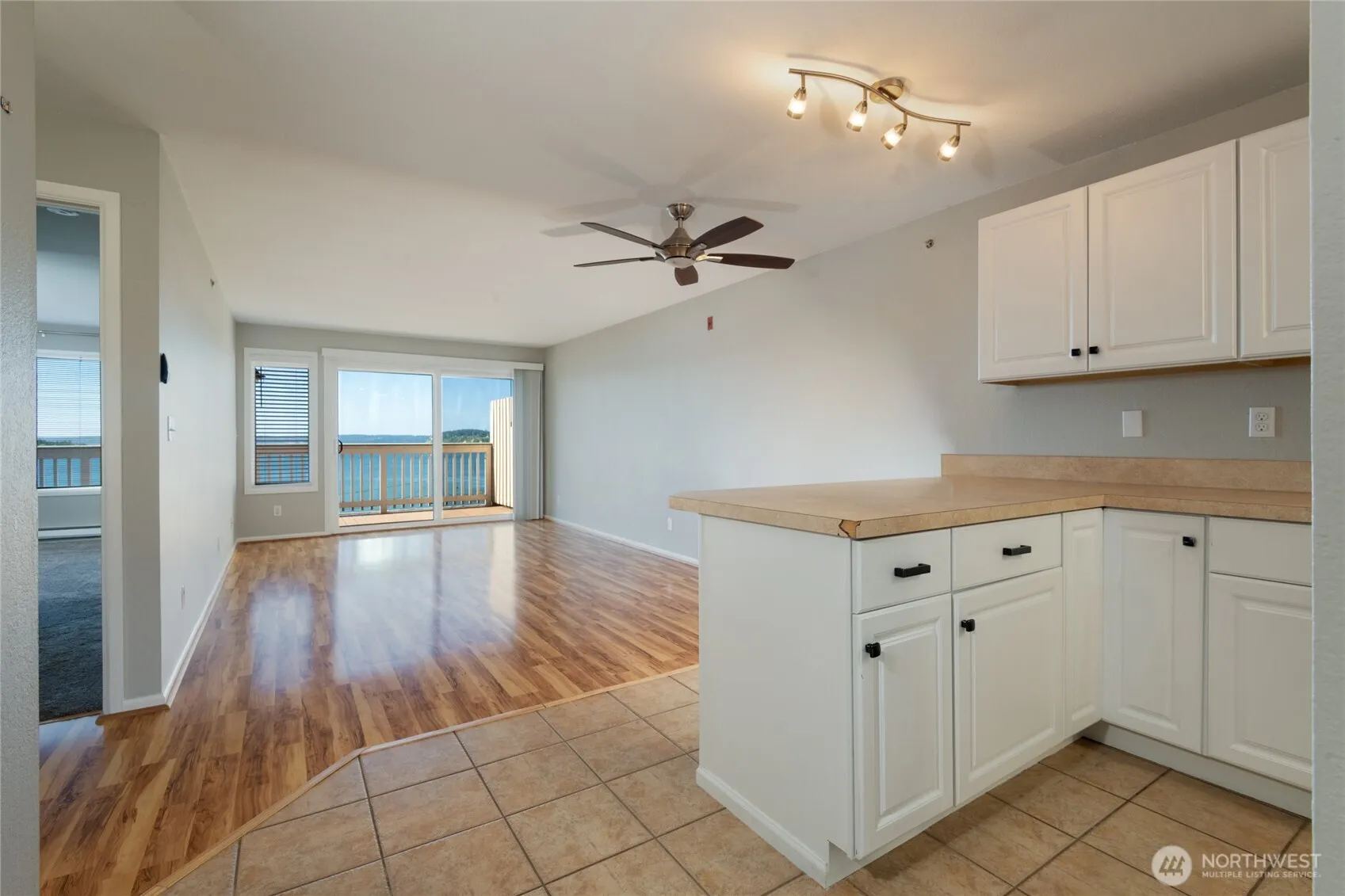 Property photo for 1199 Se 9th Avenue #304, Oak Harbor photo 5