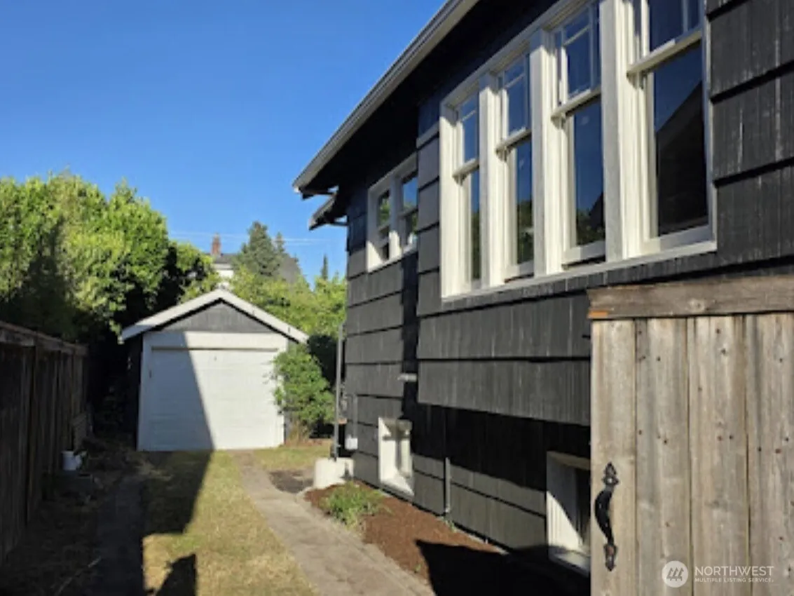 Property photo for 5330 9th Avenue Ne, Seattle photo 4