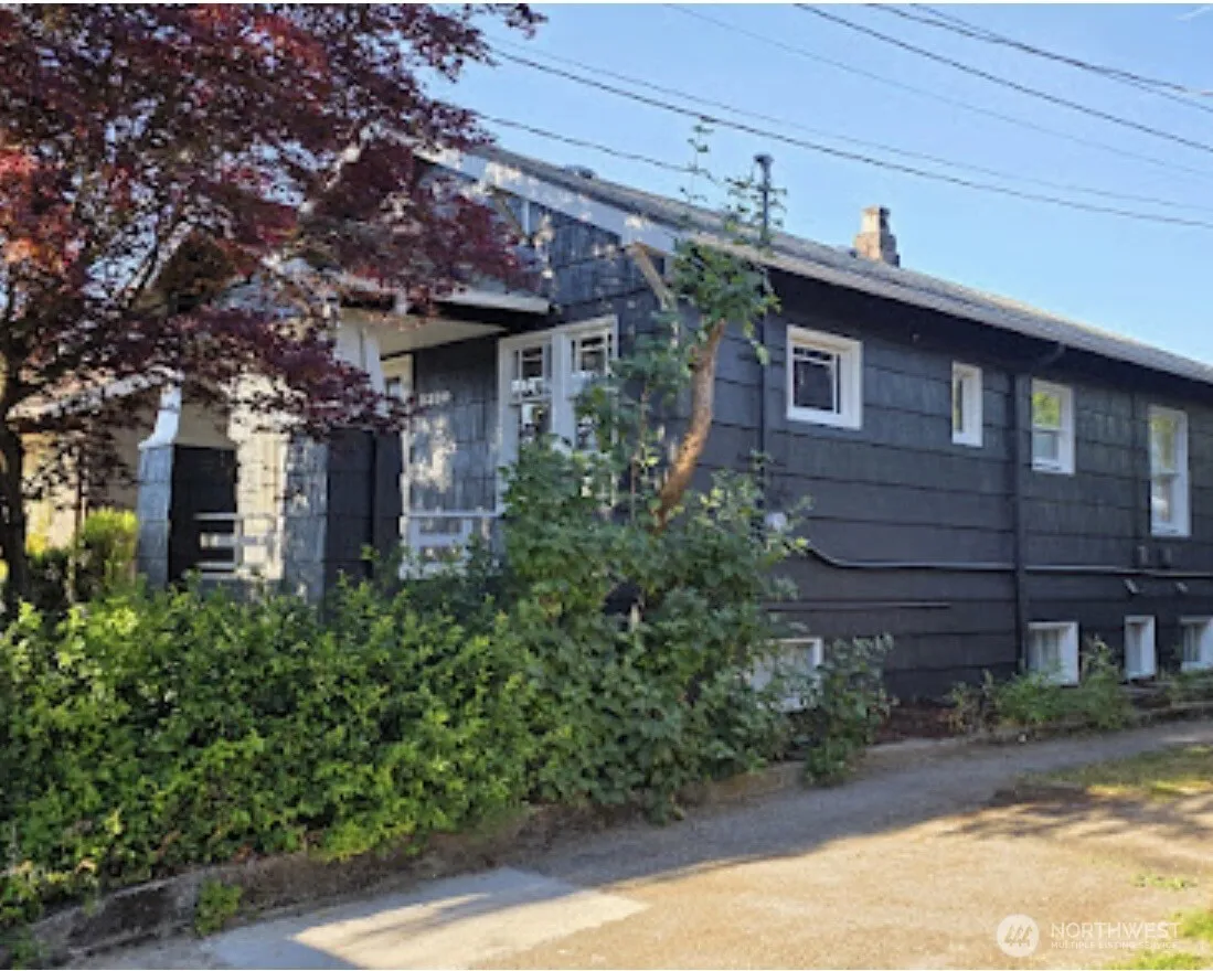 Property photo for 5330 9th Avenue Ne, Seattle photo 3