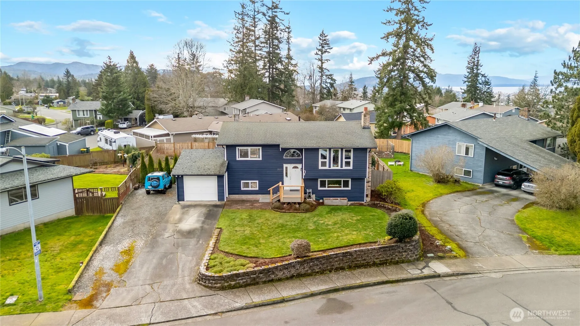 Property photo for 2825 E Crestline Drive, Bellingham photo 3
