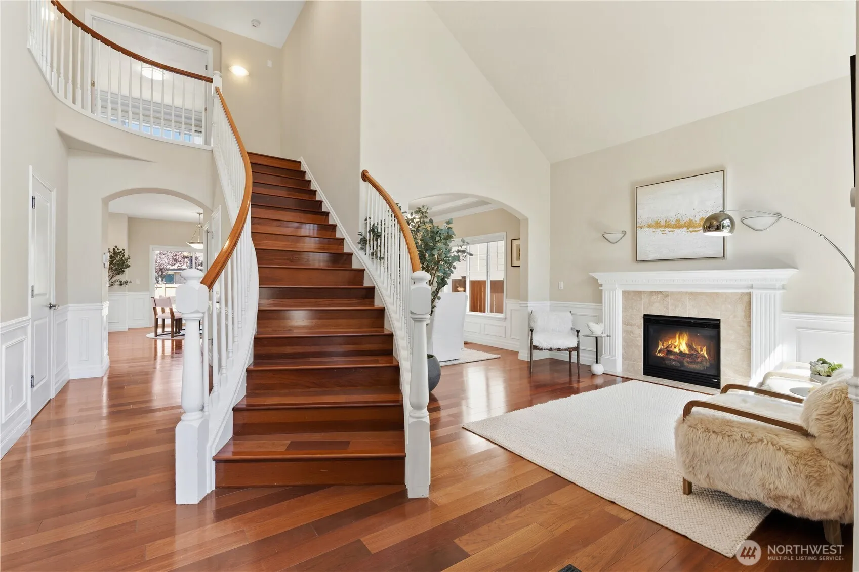 Property photo for 16105 Northup Way, Bellevue photo 2