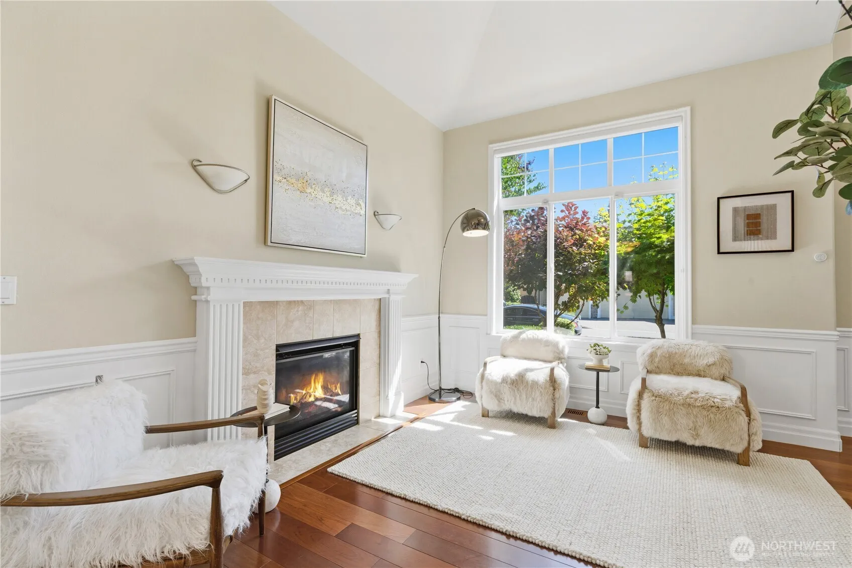 Property photo for 16105 Northup Way, Bellevue photo 4
