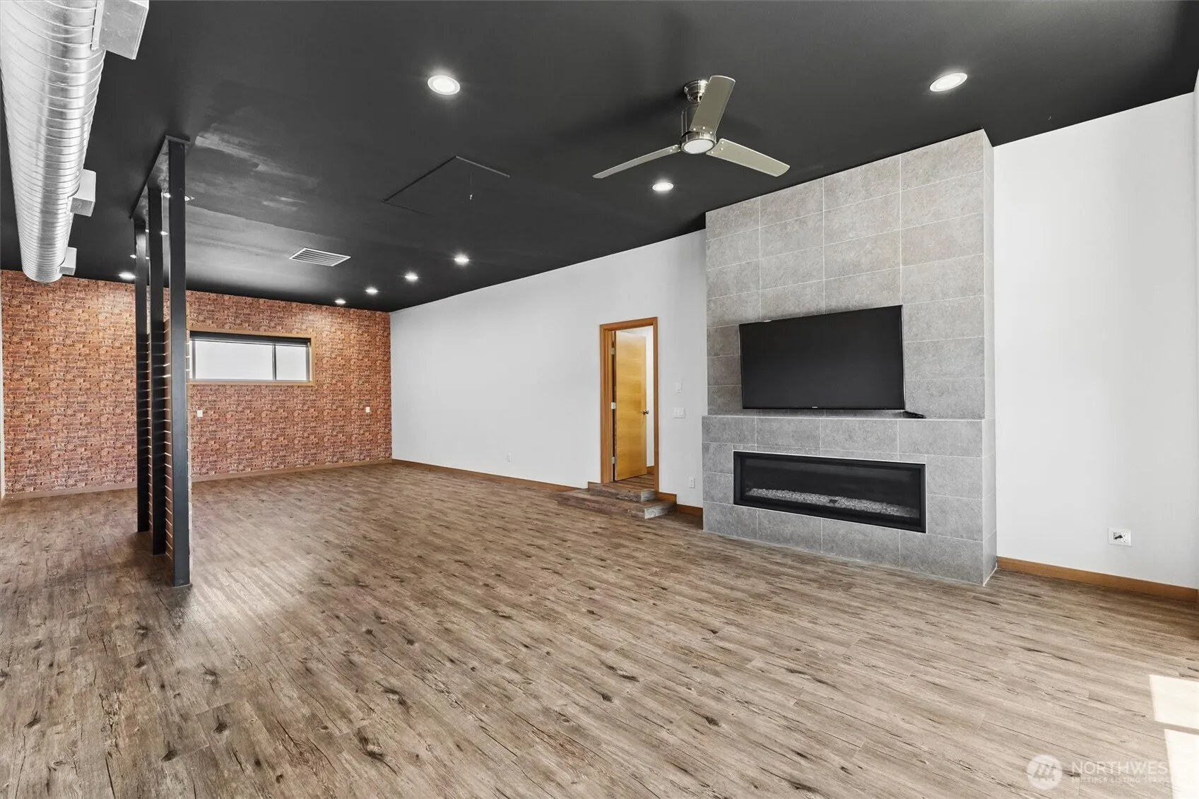 Property photo for 3275 Bennett Drive, Bellingham photo 4