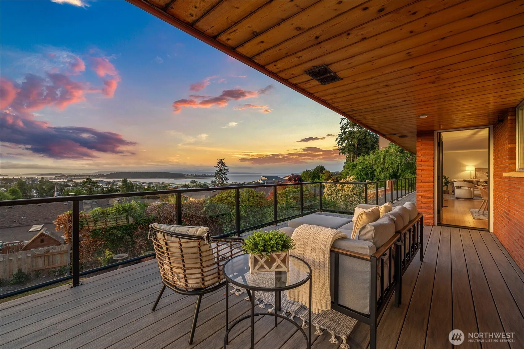 Property photo for 675 Sw Franklin Court, Oak Harbor