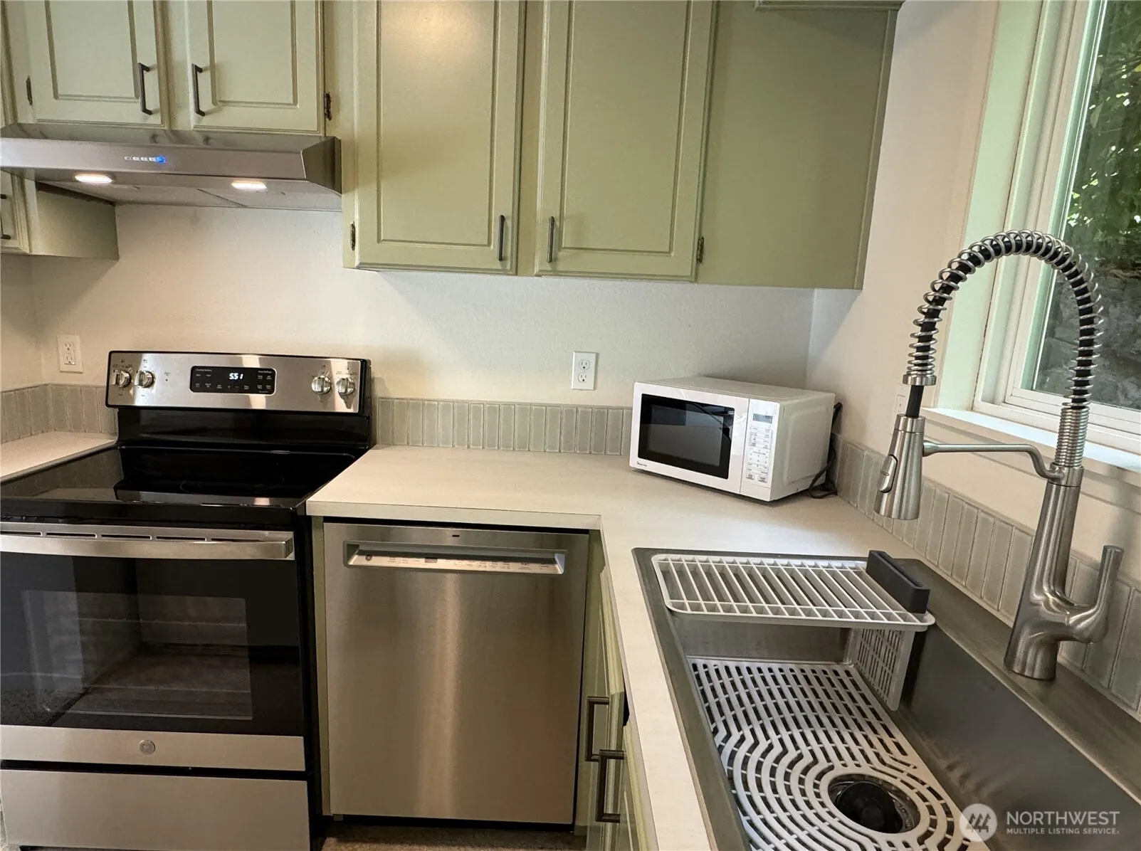 Property photo for 2945 76th Avenue Se #7a, Mercer Island photo 4