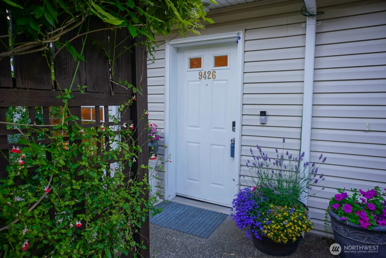 Property photo for 9426 Linden Avenue N, Seattle photo 4