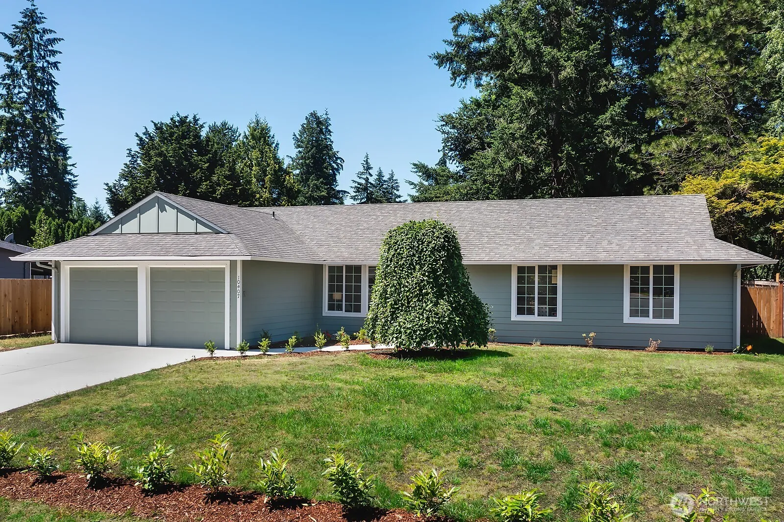 Property photo for 10407 170th Avenue Ne, Redmond photo 2
