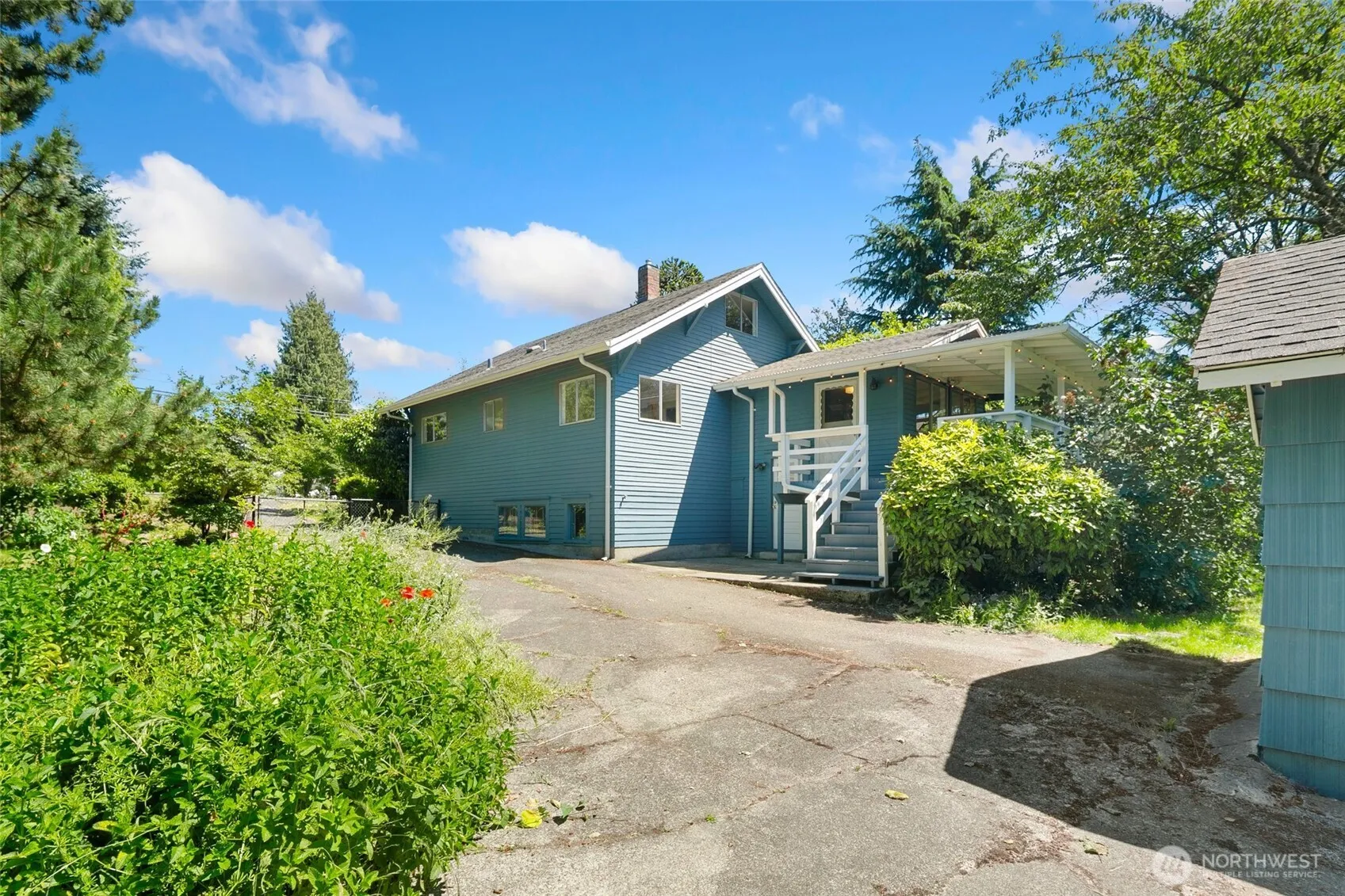 Property photo for 10045 10th Avenue Sw, Seattle