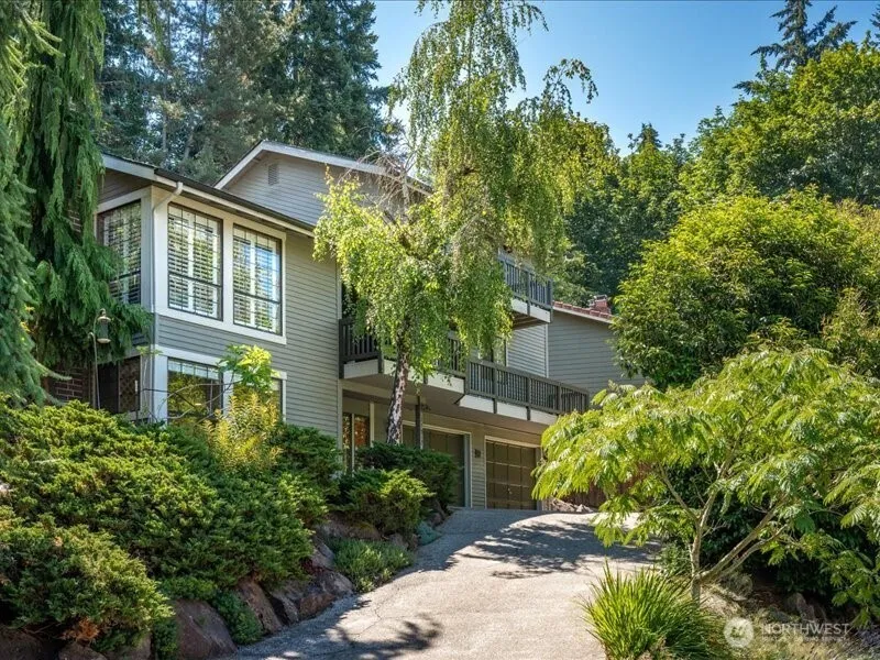 Property photo for 15812 71st Avenue Ne, Kenmore