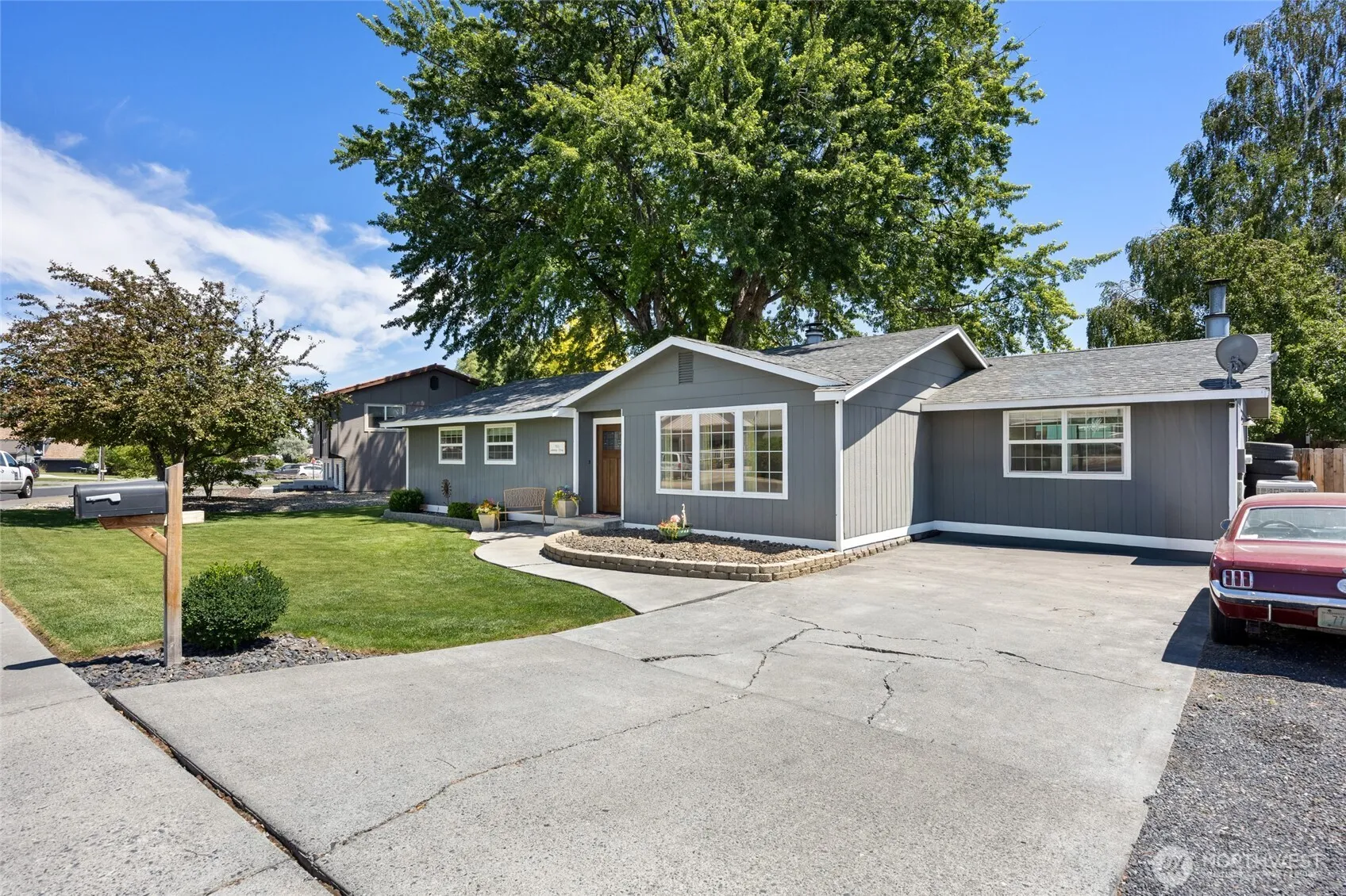Property photo for 1503 S Lakeway Drive, Moses Lake photo 2