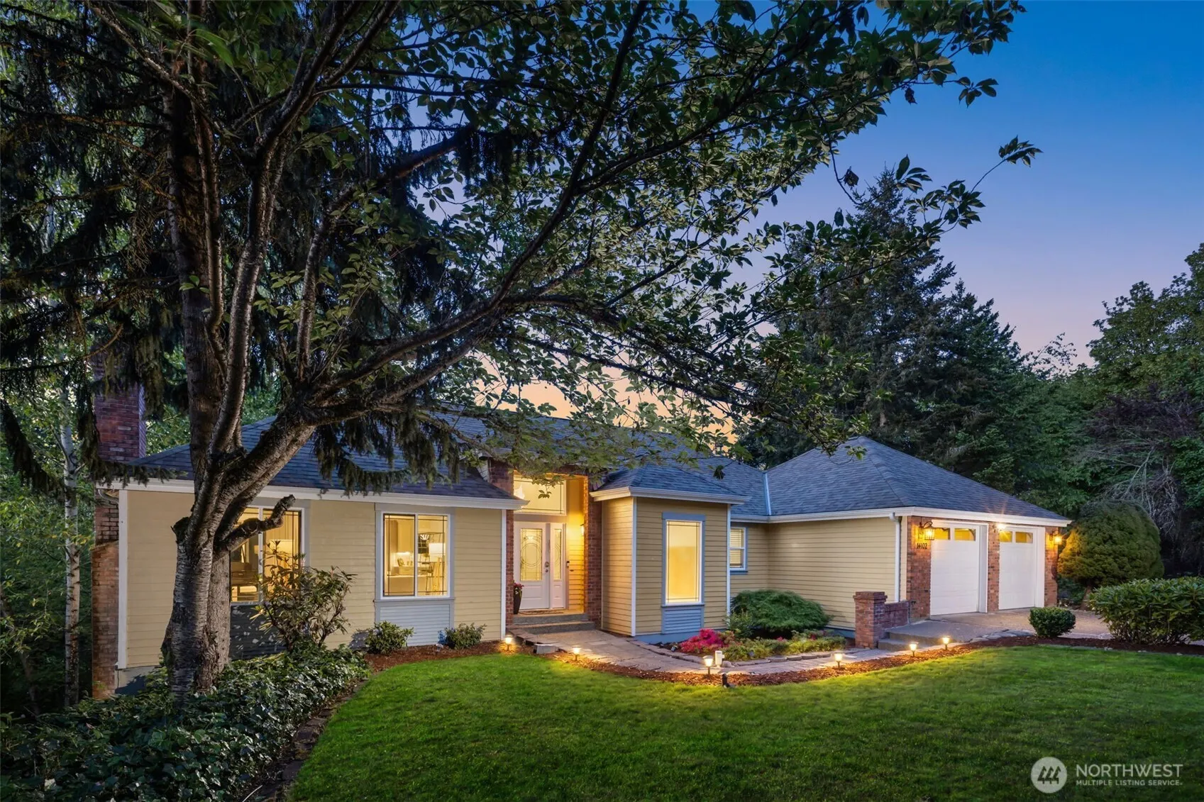 Property photo for 14102 Se 42nd Street, Bellevue photo 2