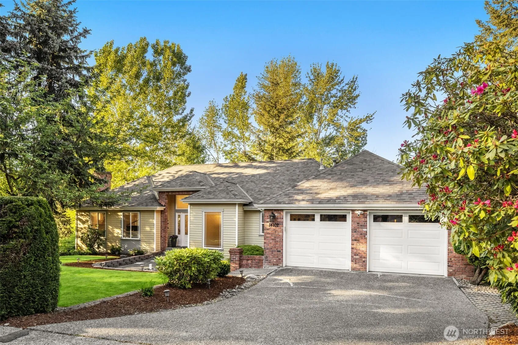 Property photo for 14102 Se 42nd Street, Bellevue photo 3