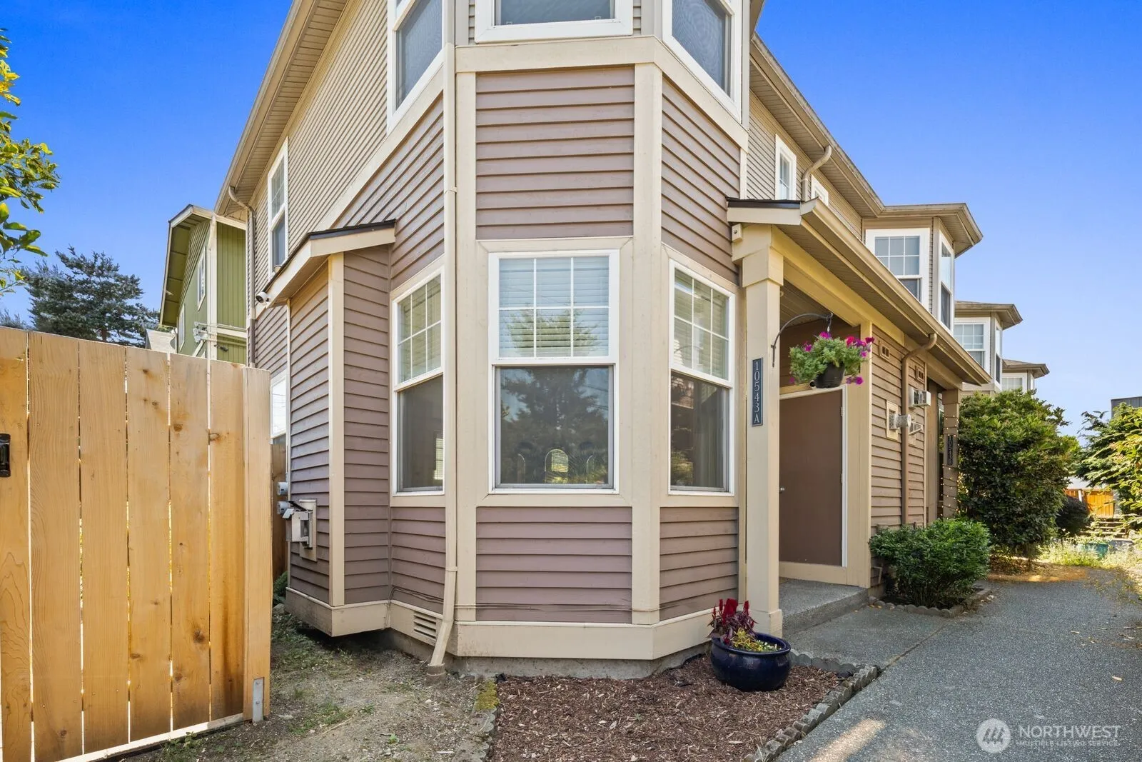 Property photo for 10543 Midvale Avenue N #a, Seattle photo 3