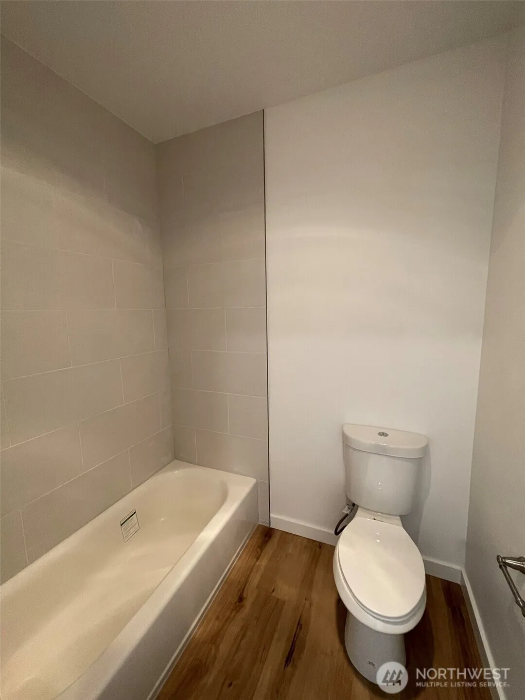 Property photo for 2414 1st Avenue #417, Seattle photo 5