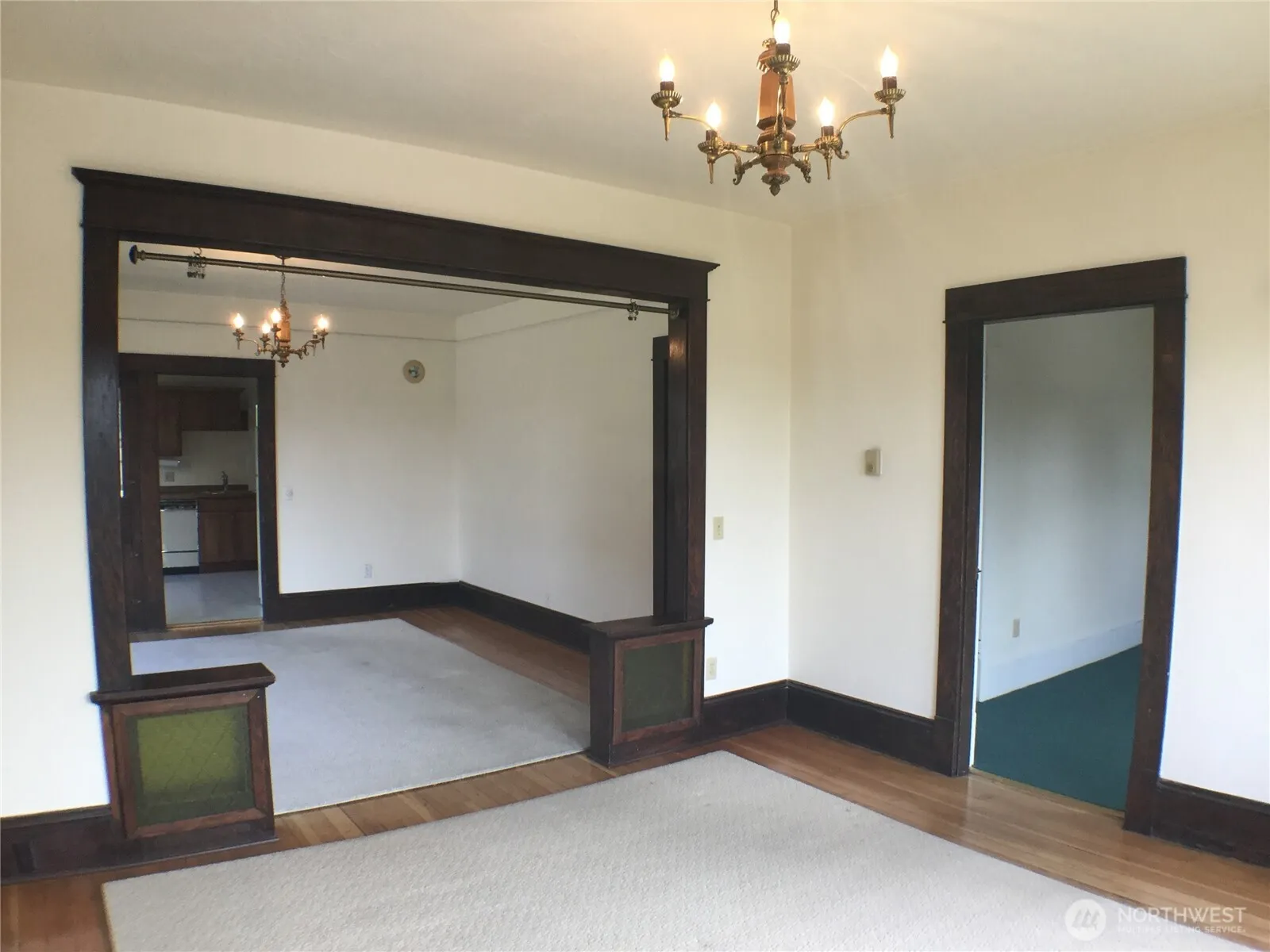 Property photo for 910 Nw 52nd Street, Seattle photo 4