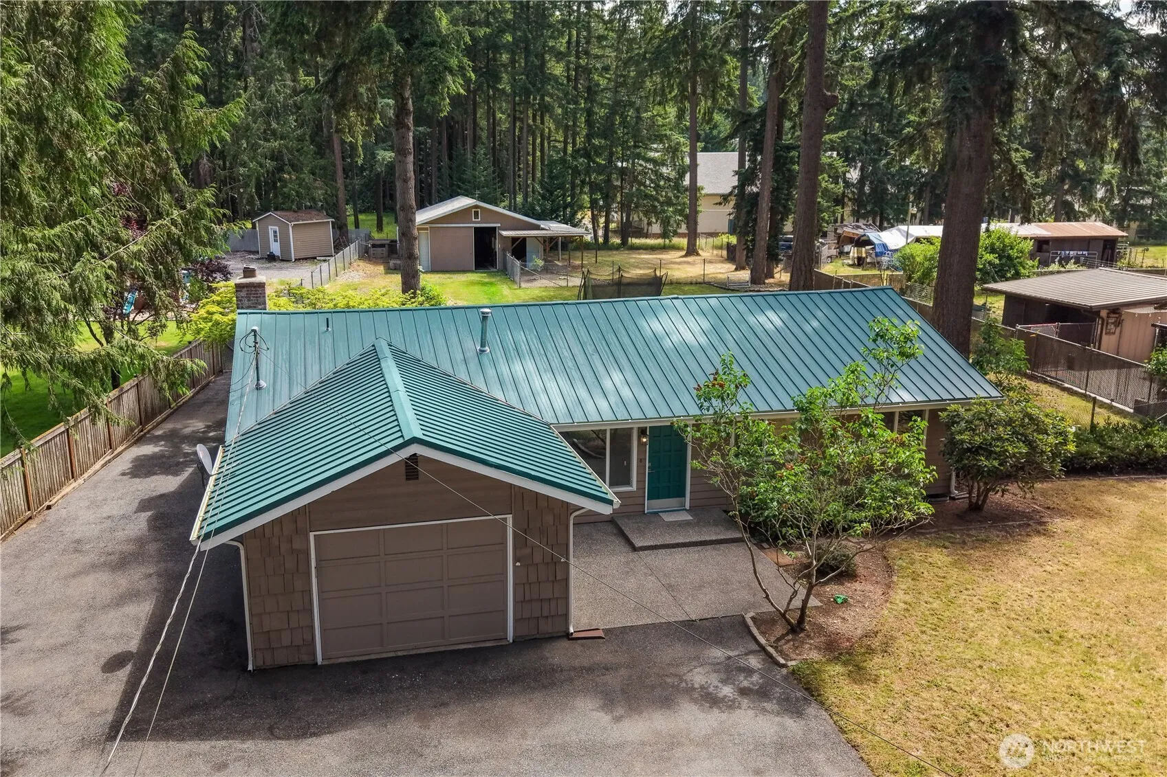 Property photo for 16200 Avondale Rd Ne, Woodinville photo 2