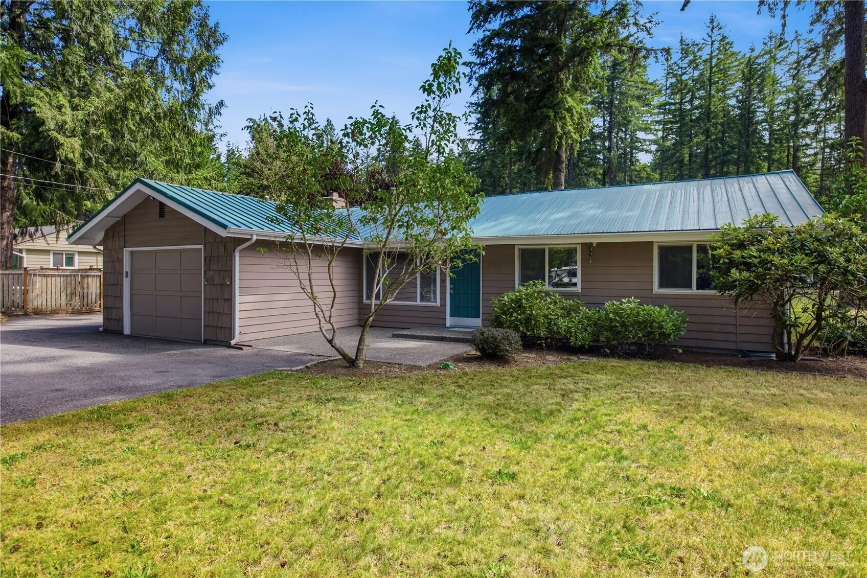 Property photo for 16200 Avondale Rd Ne, Woodinville photo 3