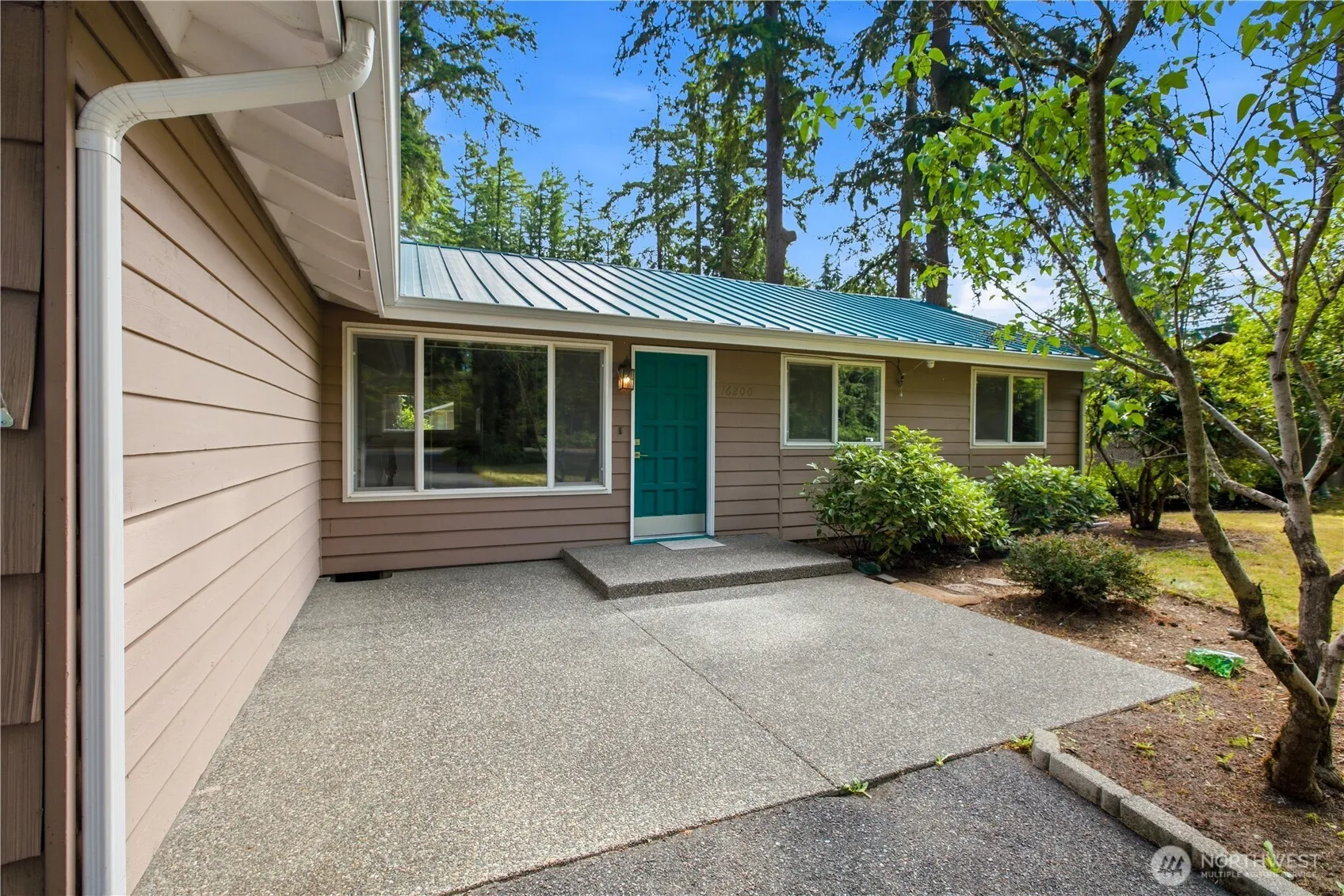 Property photo for 16200 Avondale Rd Ne, Woodinville photo 4