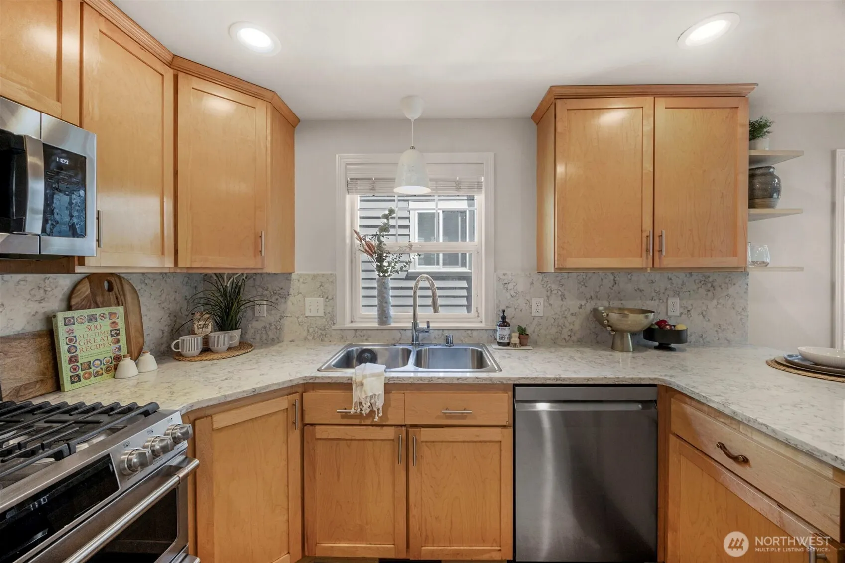 Property photo for 8548 Midvale Avenue N #b, Seattle photo 4