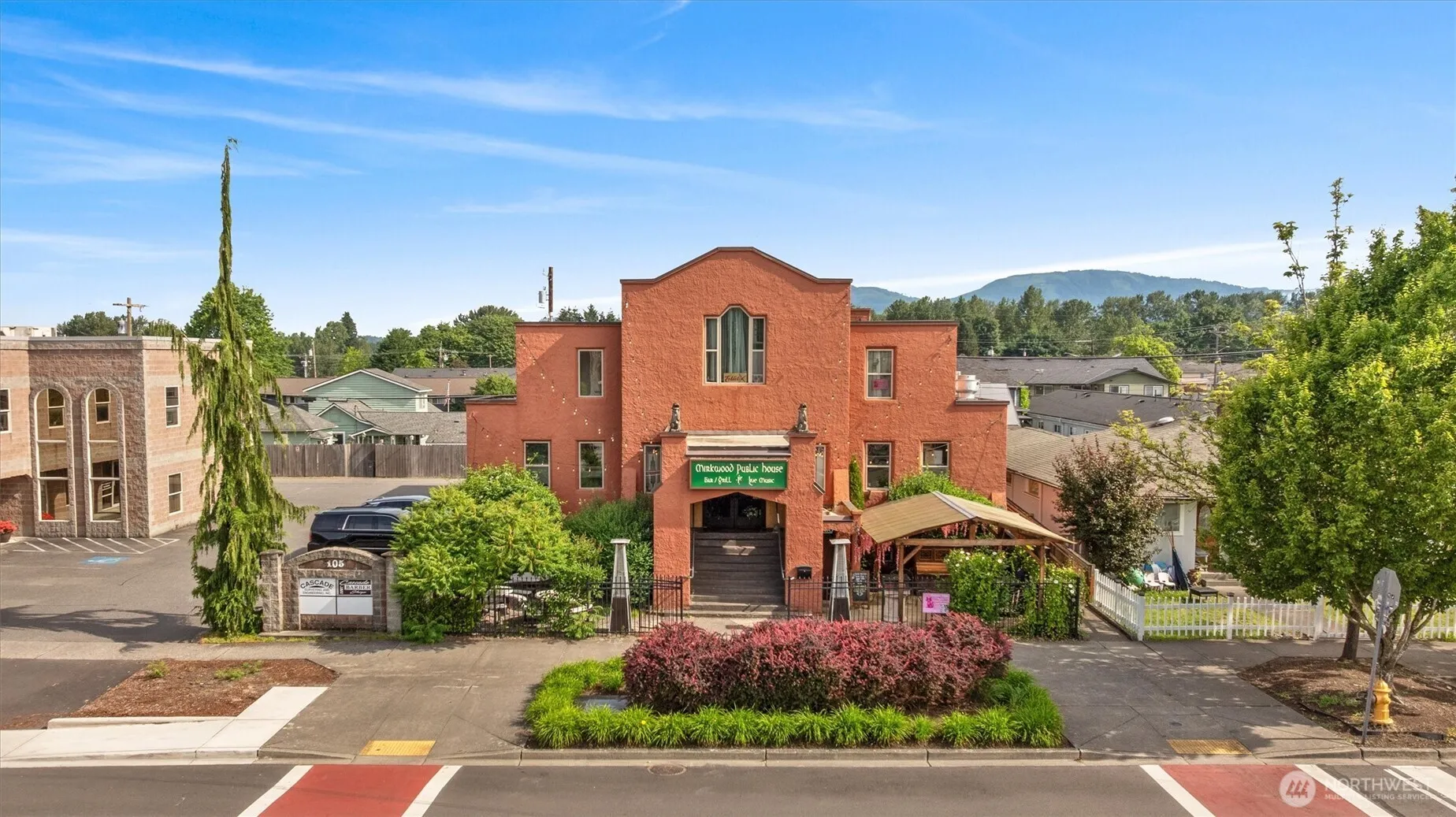Property photo for 117 E Division Street, Arlington