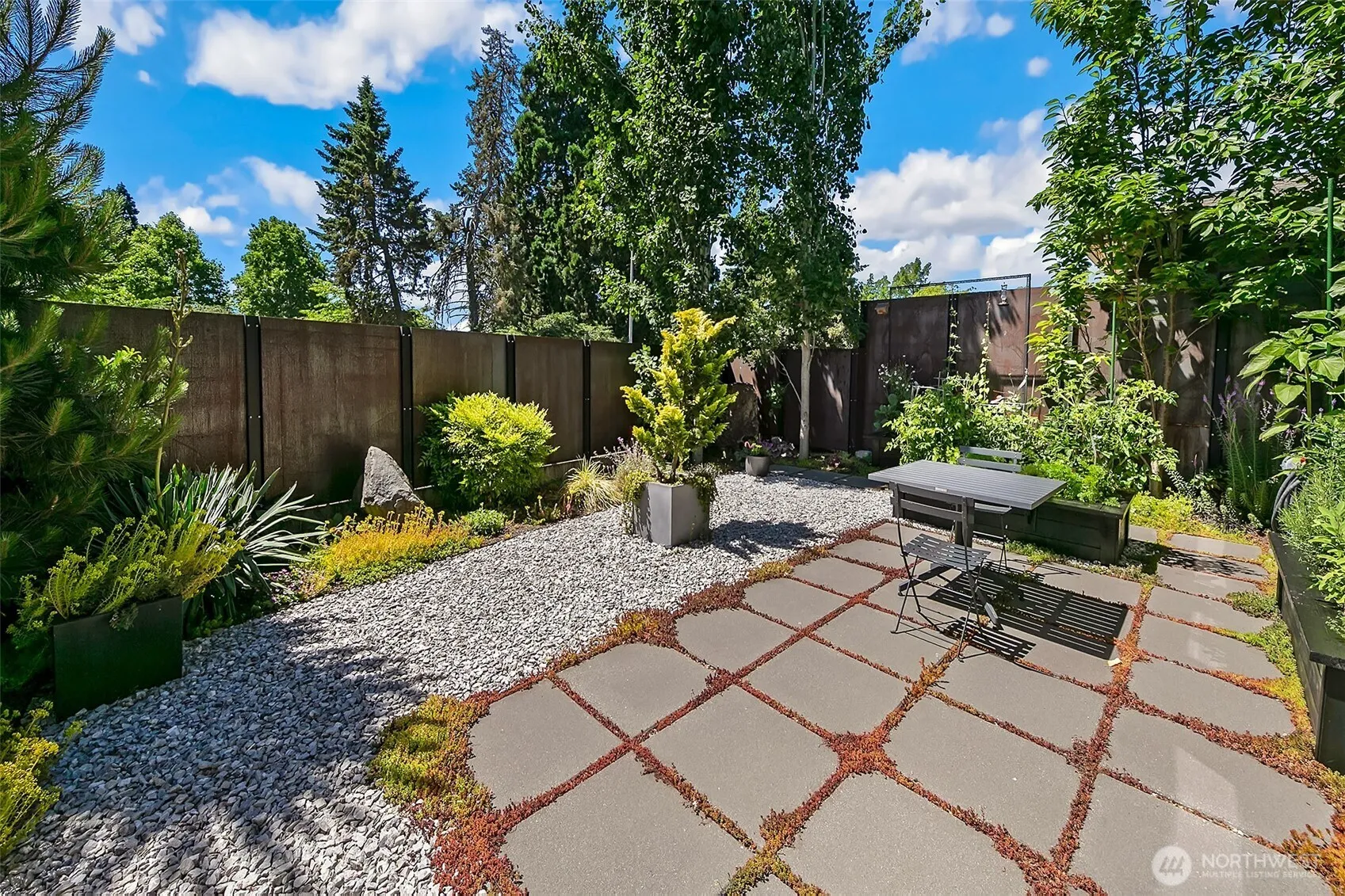 Property photo for 7516 E Green Lake Drive N, Seattle photo 4