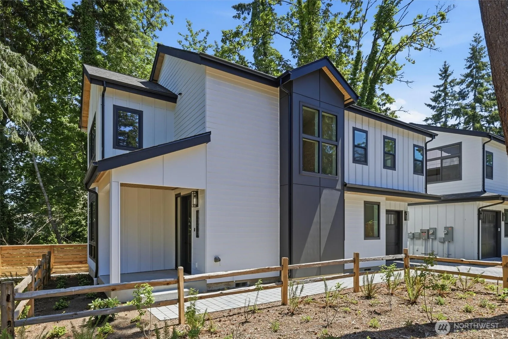 Property photo for 9016 124th Lane Ne, Kirkland photo 2
