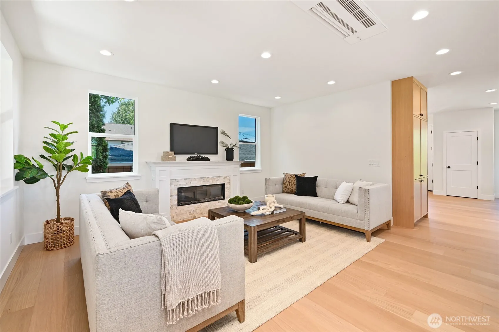 Property photo for 3111 W Mansell Street, Seattle photo 4