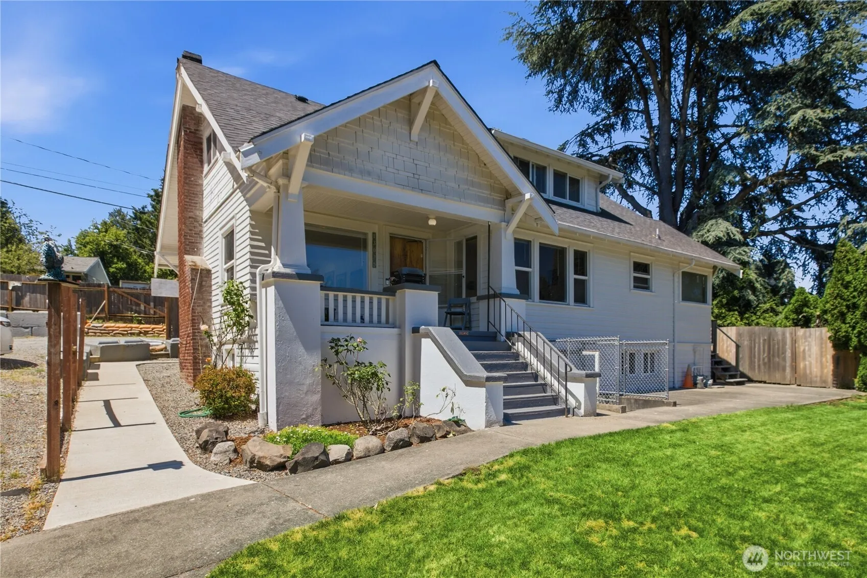 Property photo for 13025 Ambaum Boulevard Sw, Burien