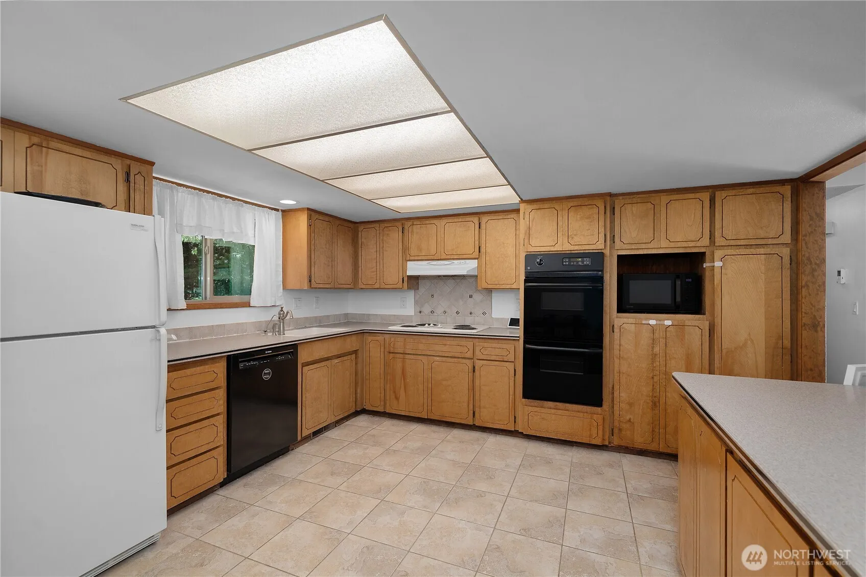 Property photo for 7004 Alderwood Court Se, Lacey photo 5