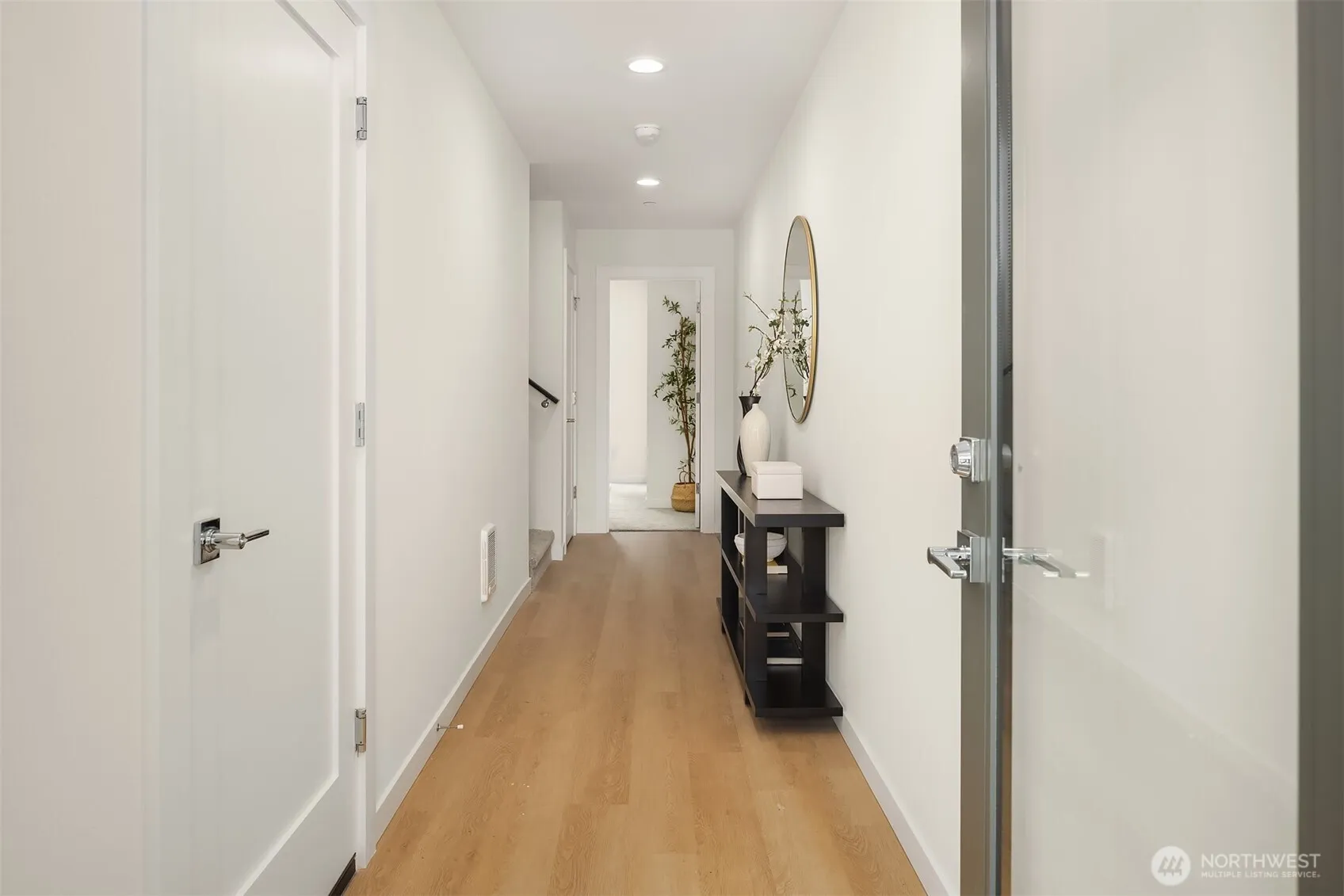 Property photo for 1518 Hollow Dale Place #e, Everett photo 3