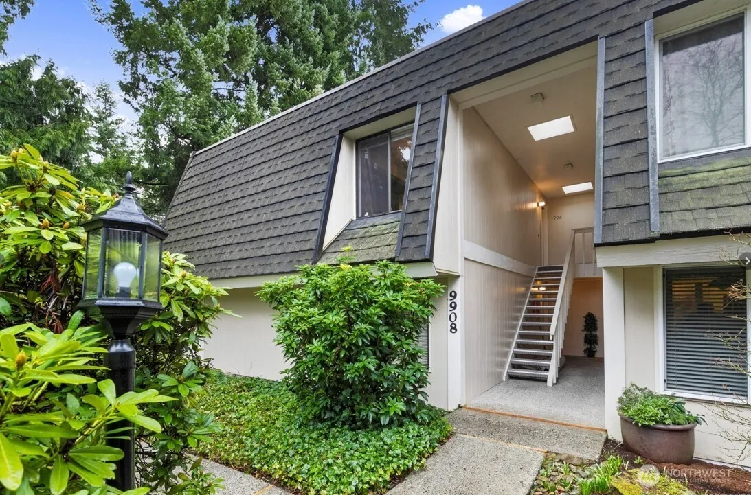 Property photo for 9908 Ne 124th Street #906, Kirkland