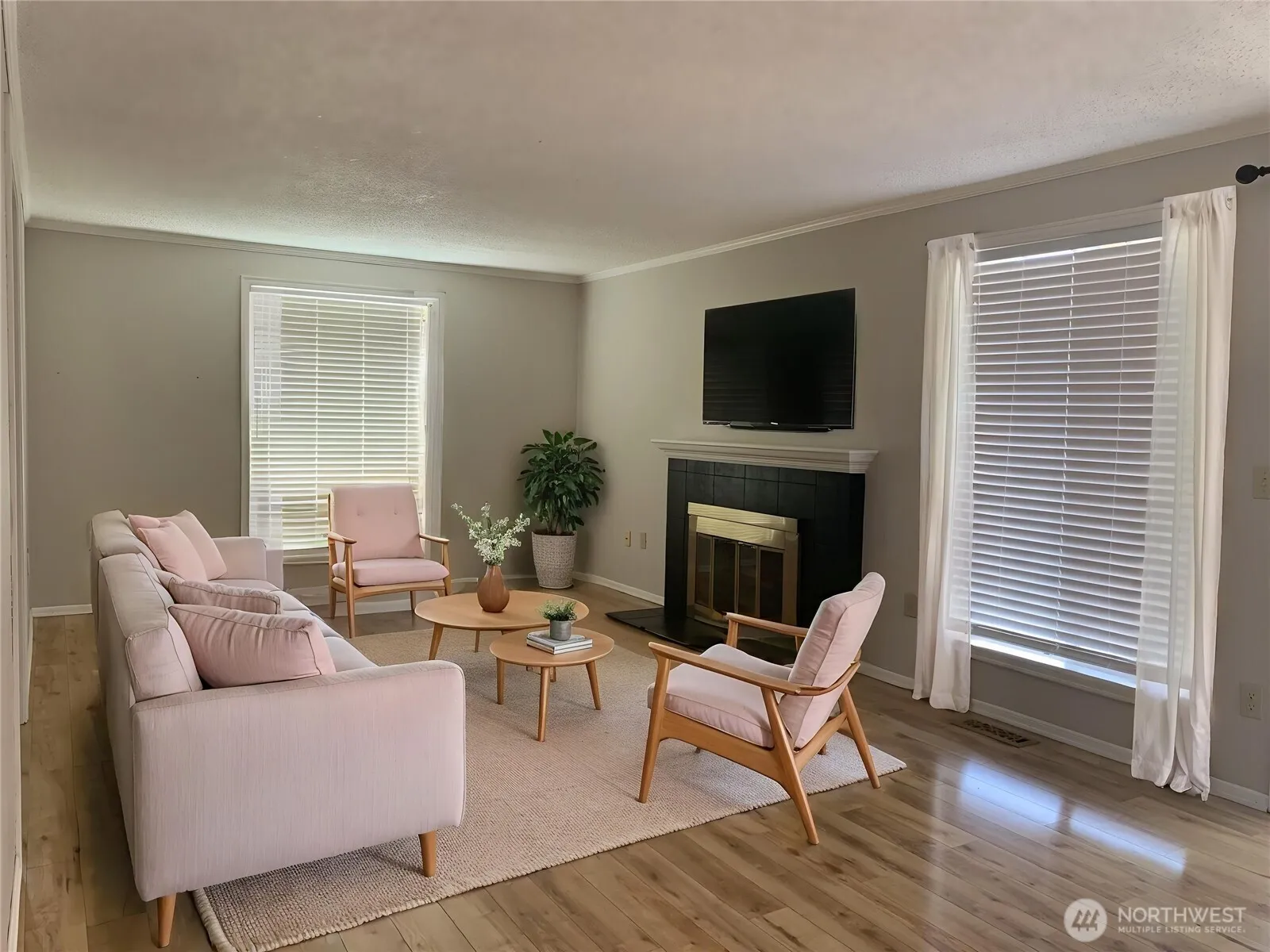 Property photo for 6502 Avondale Road Sw #4, Lakewood photo 3