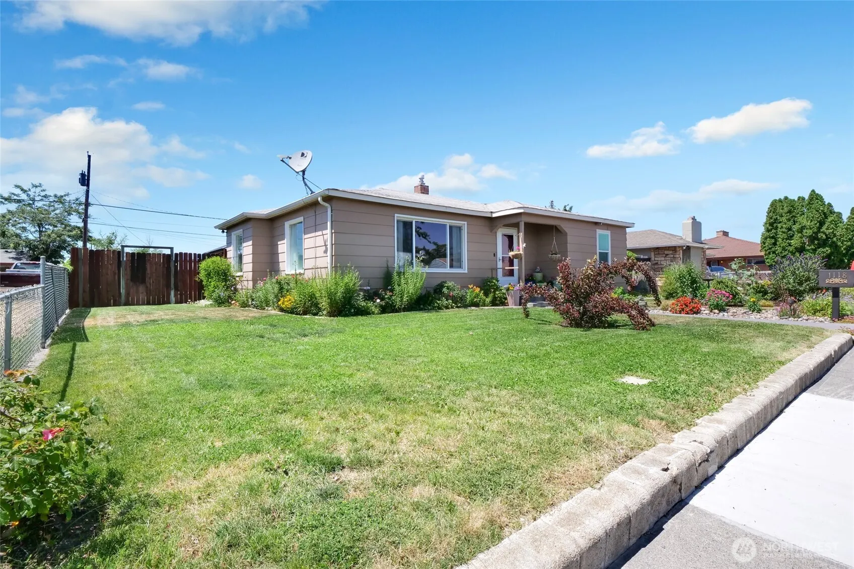 Property photo for 1118 W Cascade Avenue, Moses Lake photo 4