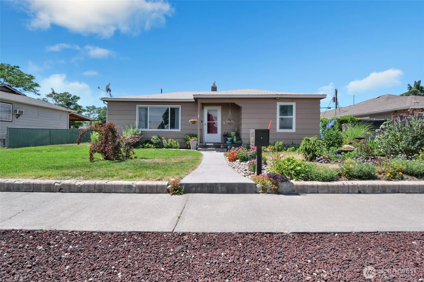 Property photo for 1118 W Cascade Avenue, Moses Lake