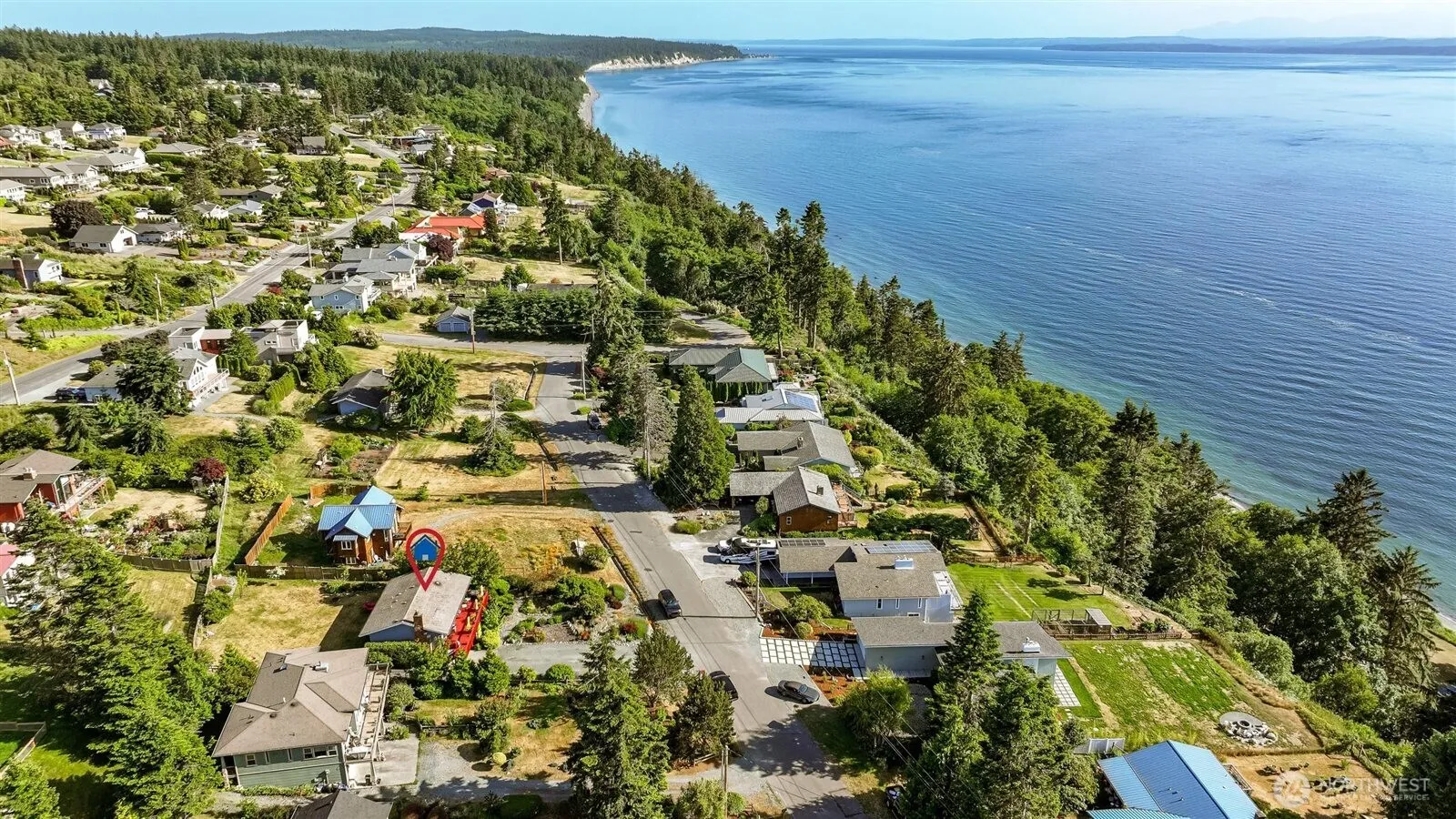 Property photo for 1801 Seaview Avenue, Coupeville photo 2