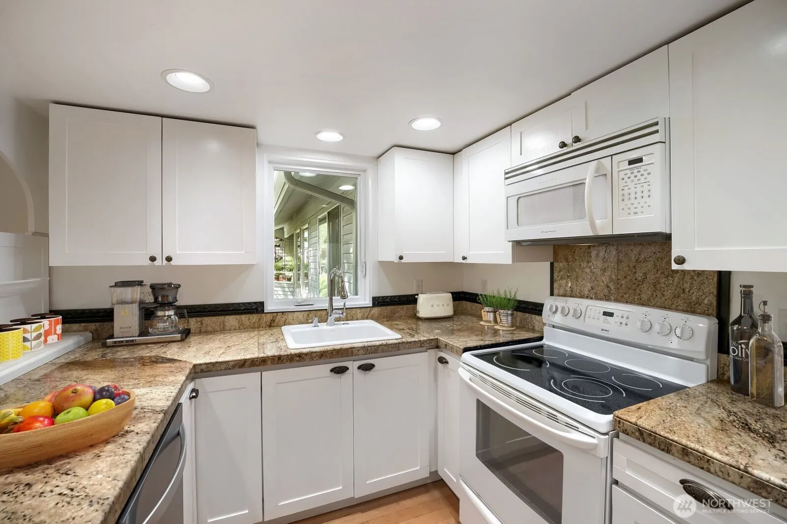 Property photo for 1220 6th Avenue S #b301, Edmonds photo 5