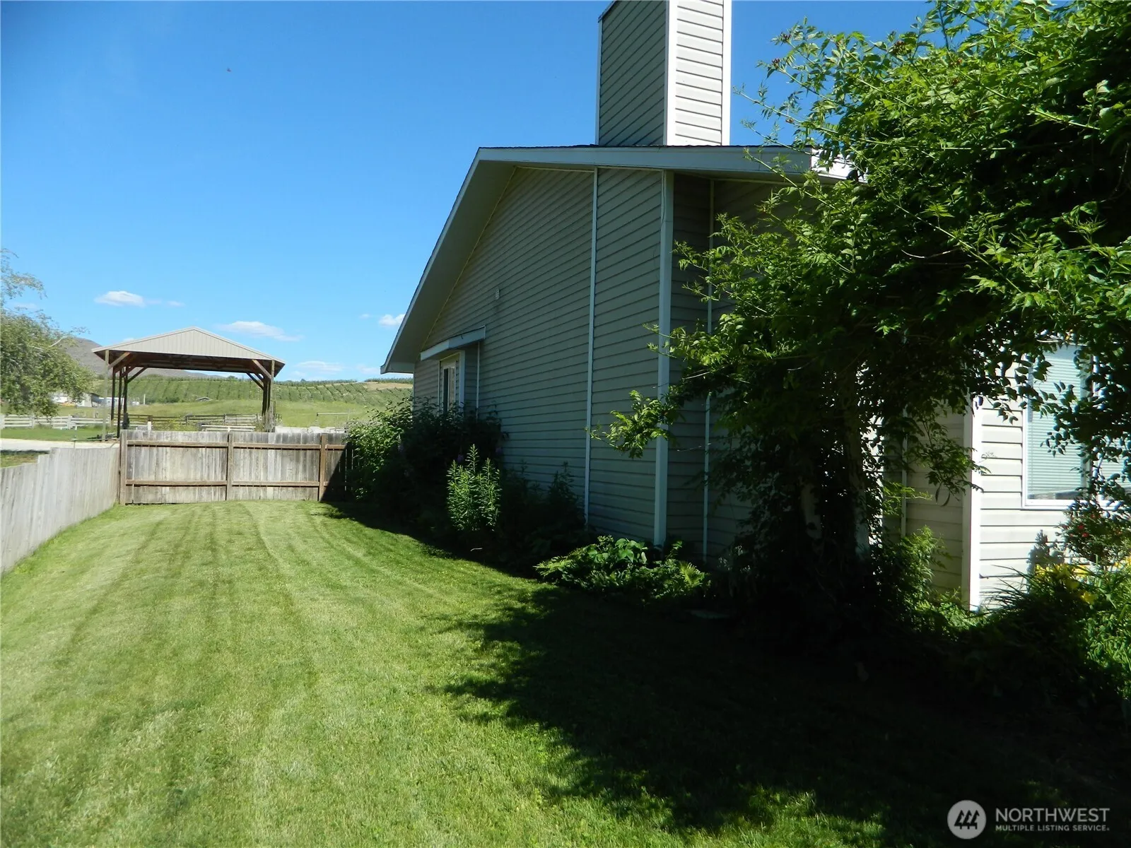 Property photo for 16 Orchard Loop S, Tonasket photo 3