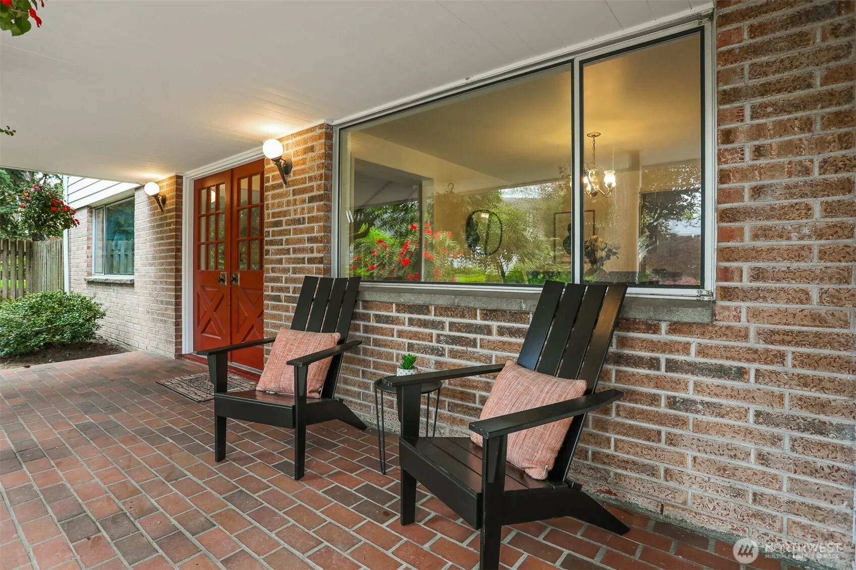 Property photo for 508 147th Street Ne, Bellevue photo 2
