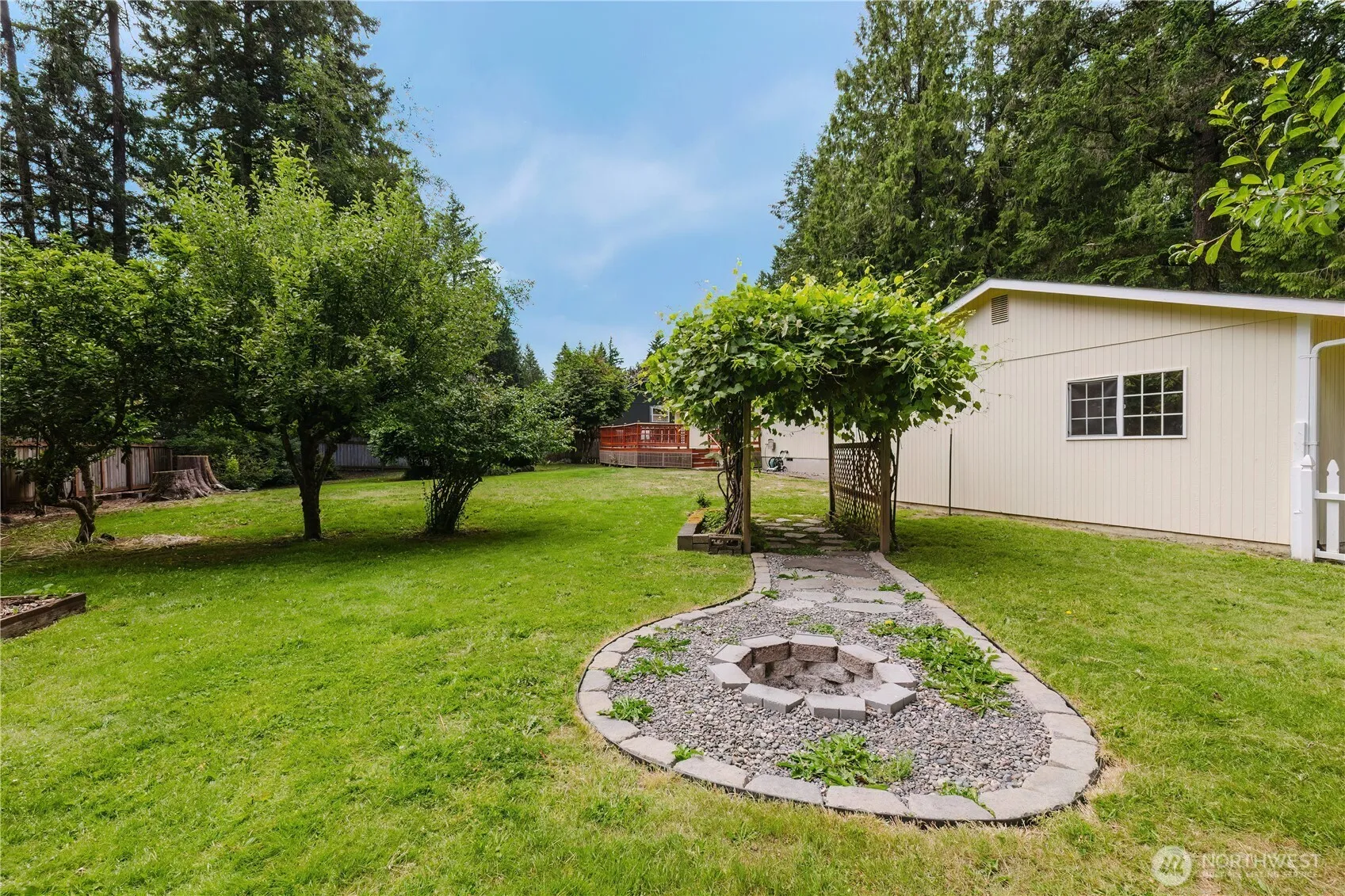 Property photo for 4014 Silver Lane Nw, Bremerton photo 2